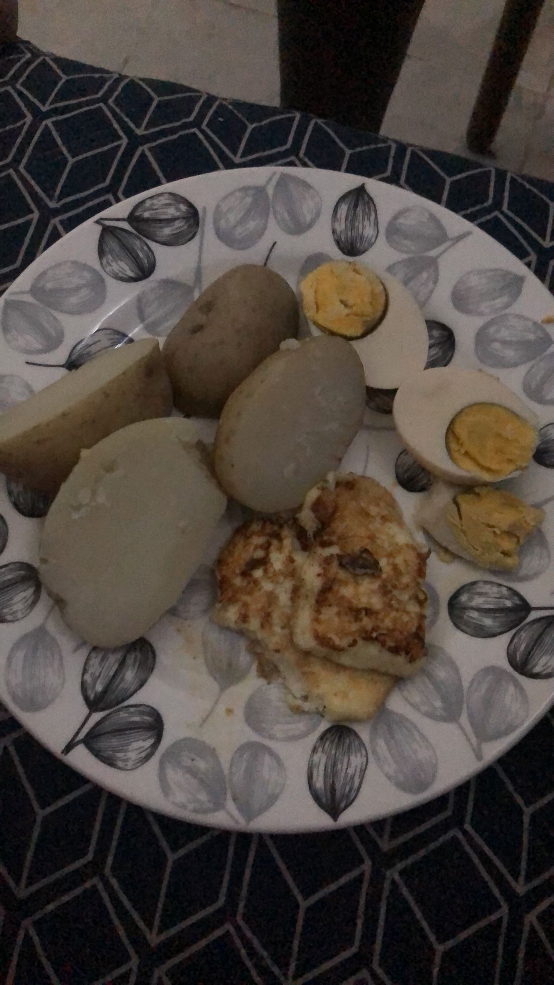 Papas, huevo y queso