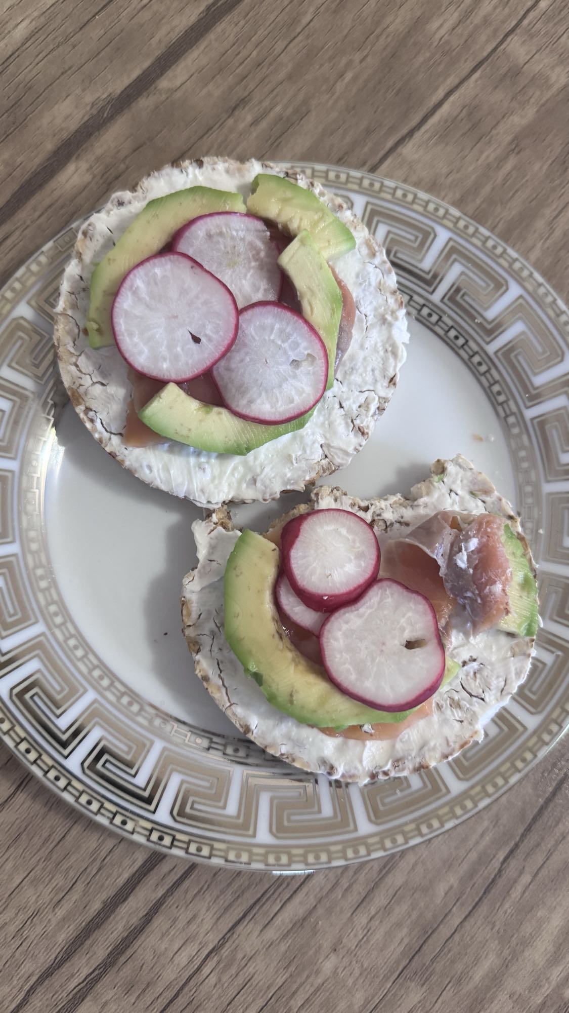 Rice cakes with salmon