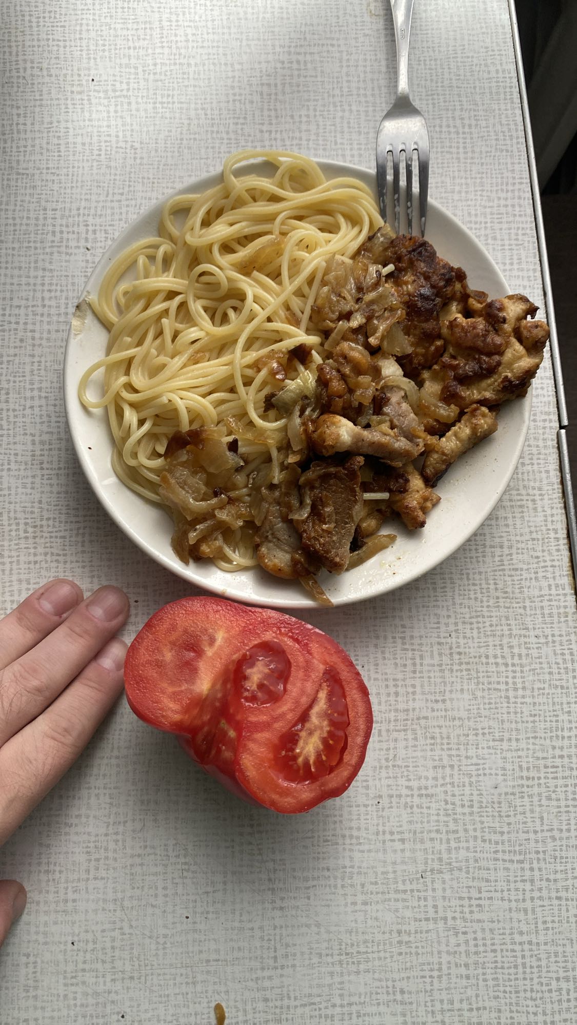 Макароны с мясом и томатом