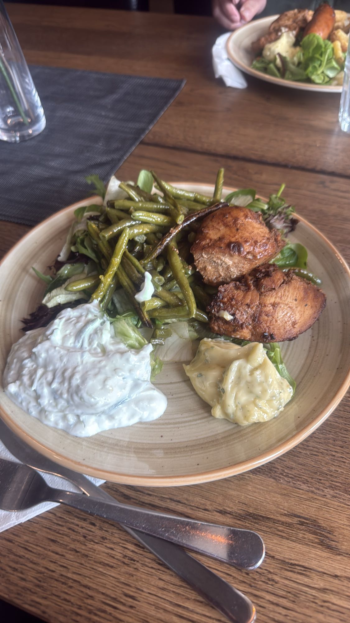 Kyckling med bönor och sås