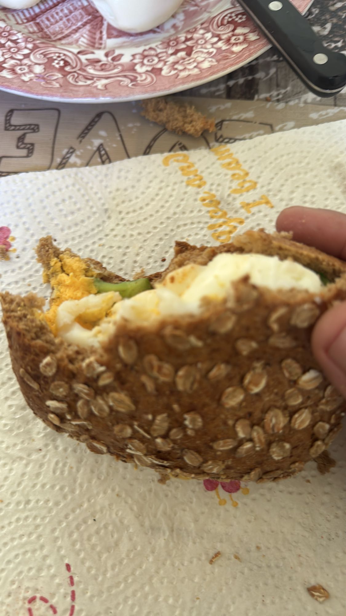 ساندويتش بيض وأفوكادو