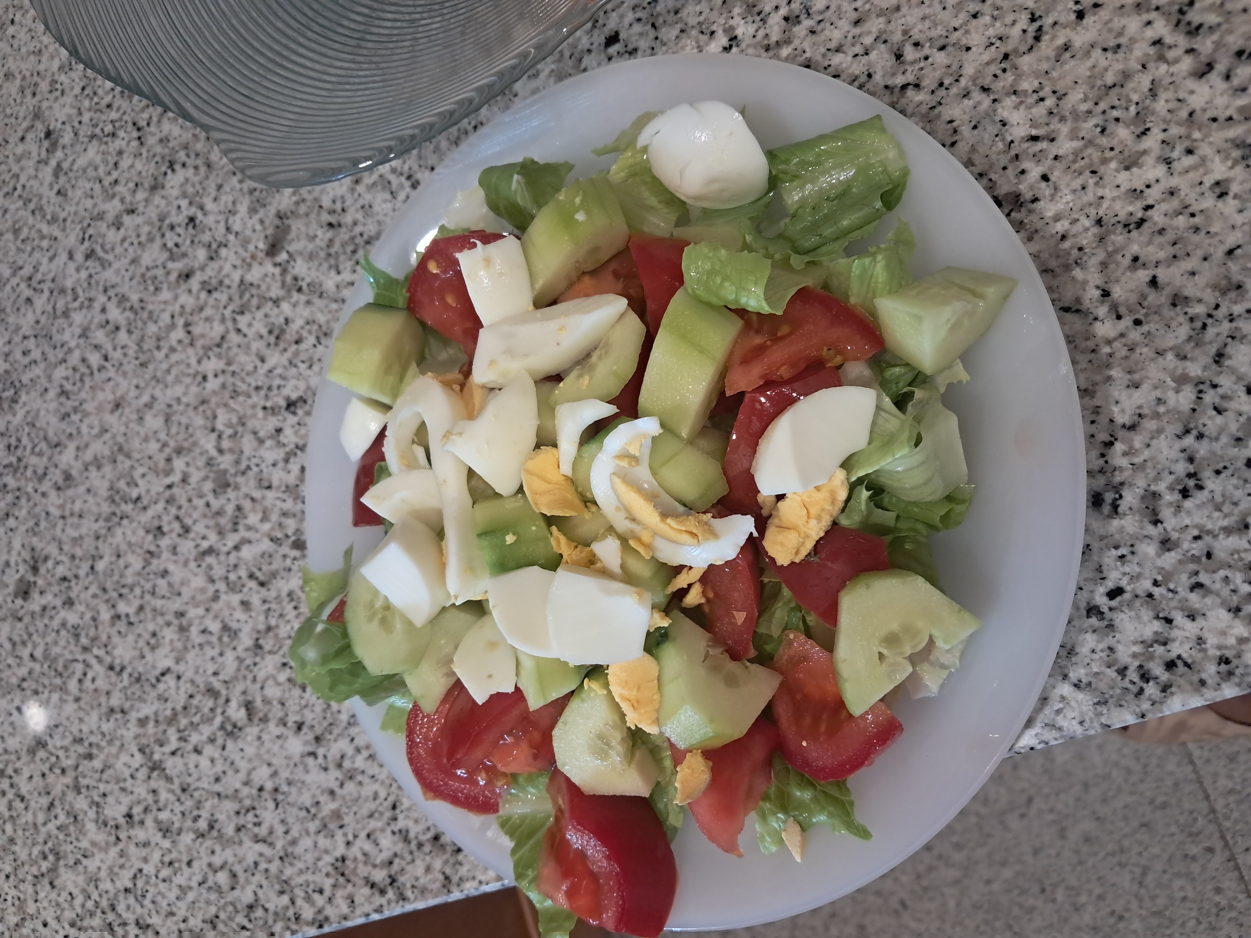 Salade œuf-légumes