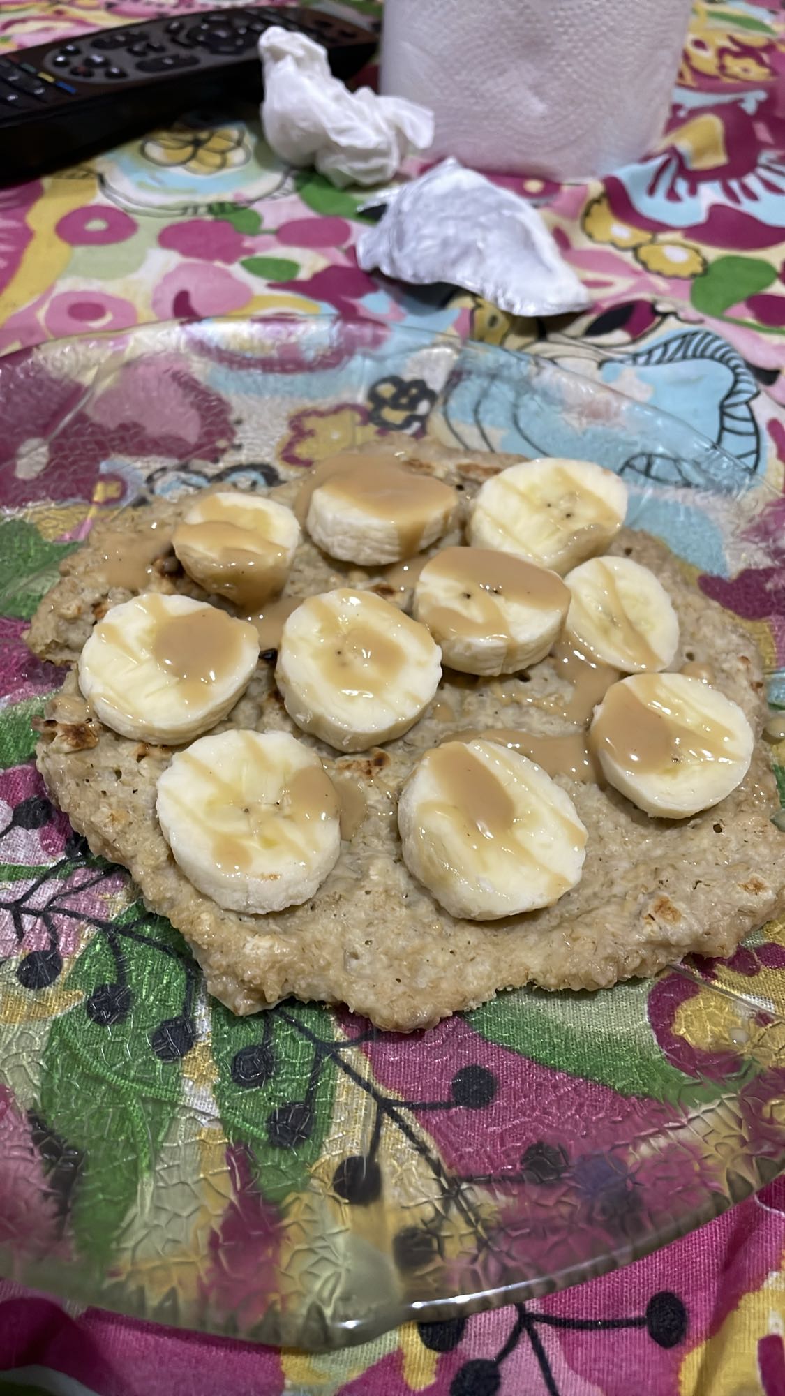 Tortilla de avena con media banana y pasta de maní