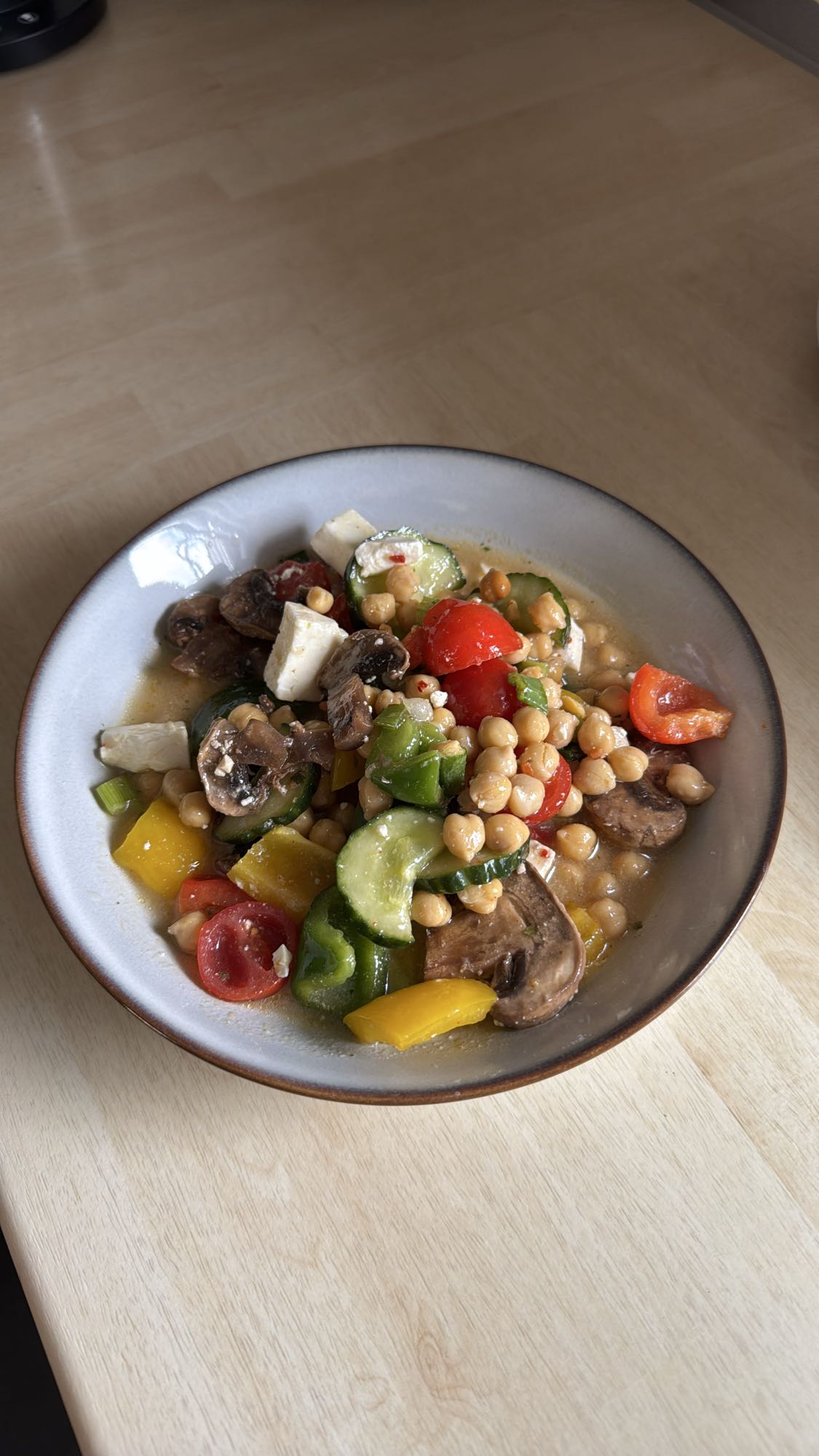 Kichererbsen-Gemüse-Salat