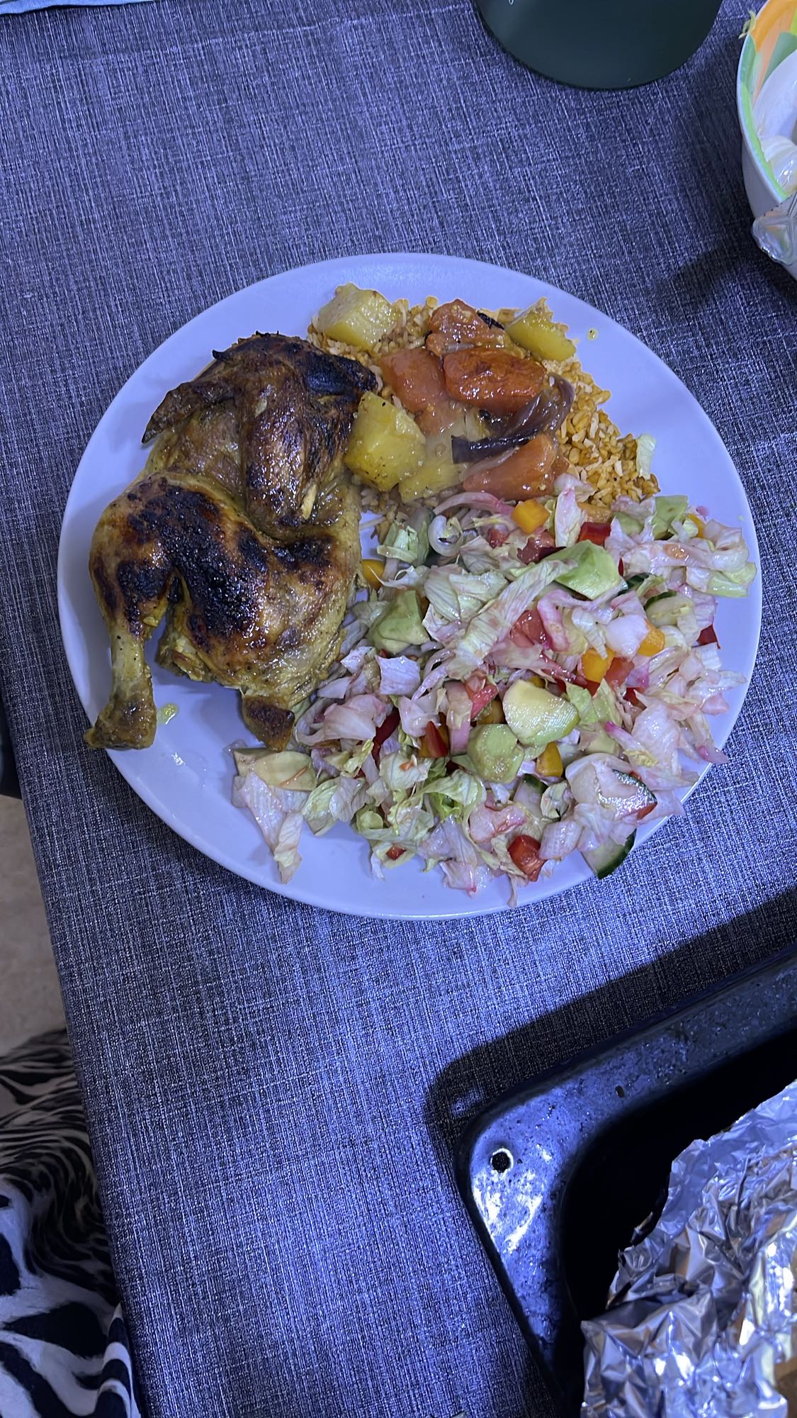 Kyckling med ris och sallad