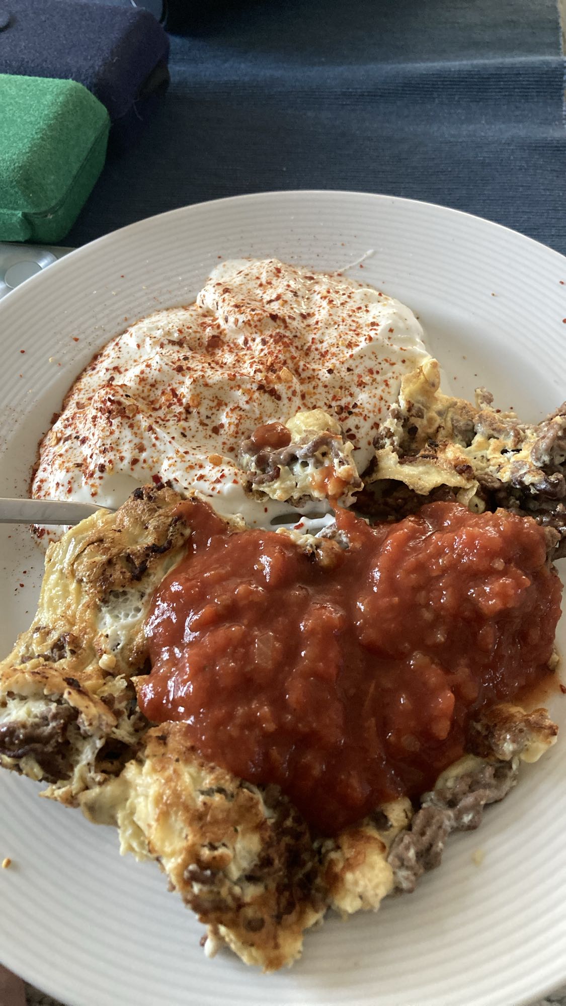 Omelett med köttfärs & sås