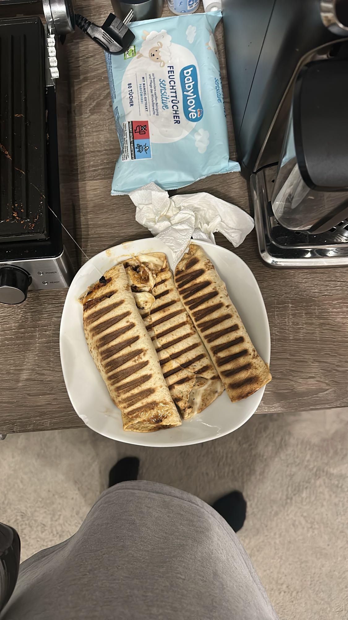 Vier kleine Wraps mit Hähnchen, Light-Käse und Light-Sauce