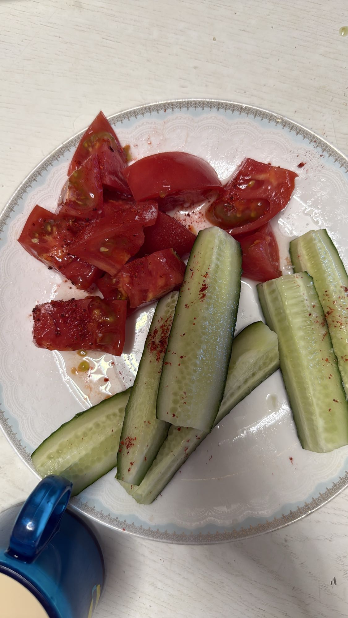 Огурцы и помидоры