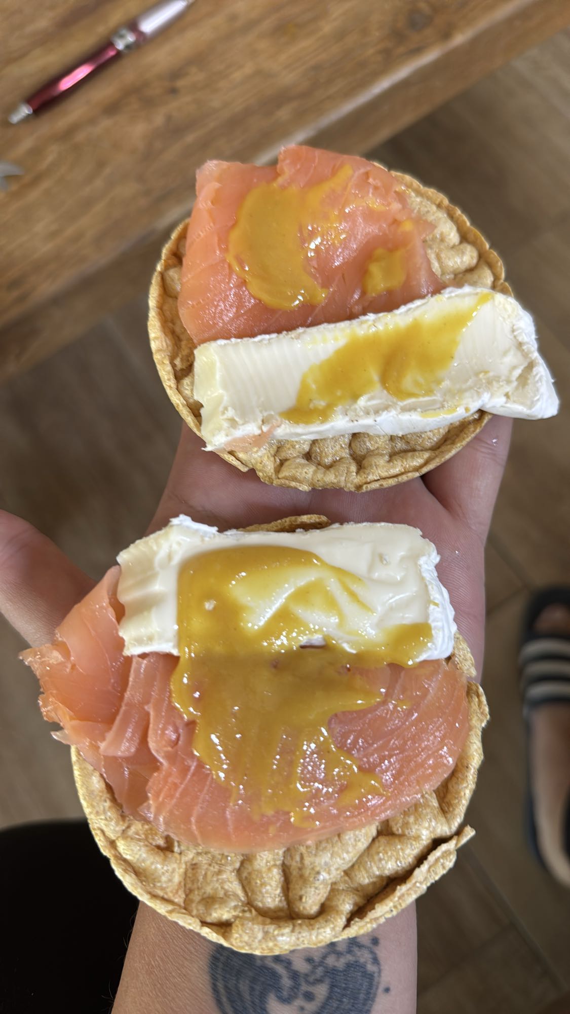 Linsenwaffeln mit Lachs und Camembert light