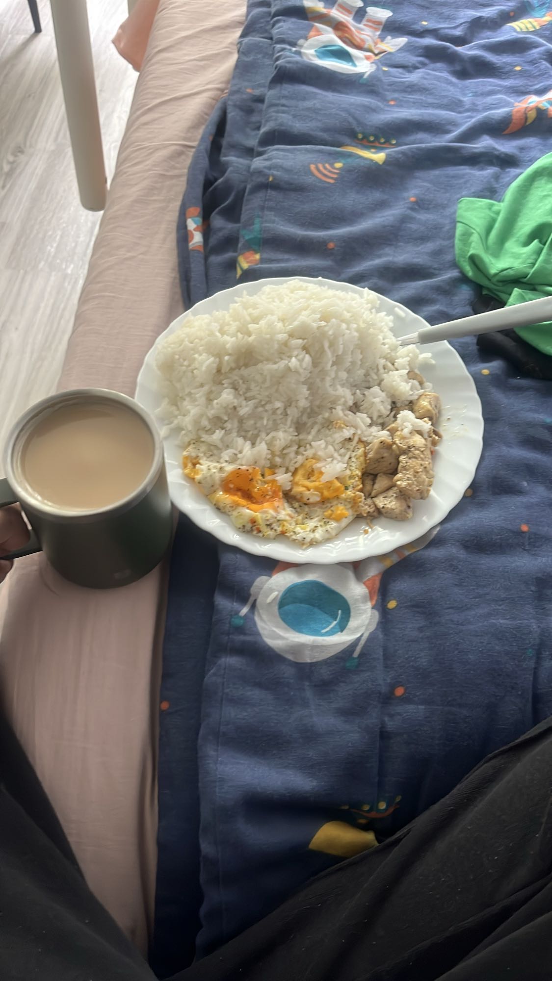 Ryż z jajkiem i kurczakiem