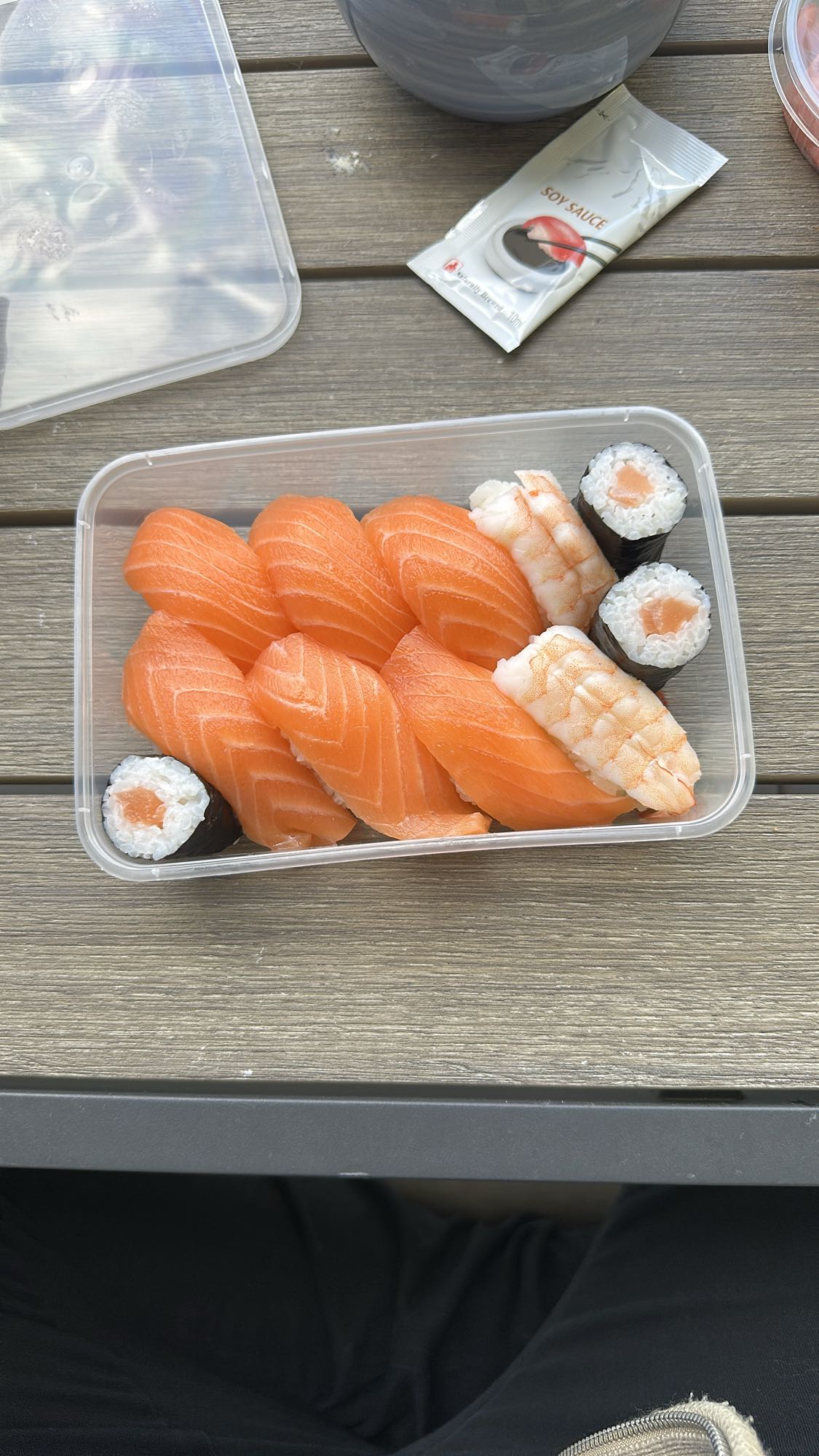 Sushi mix saumon crevettes