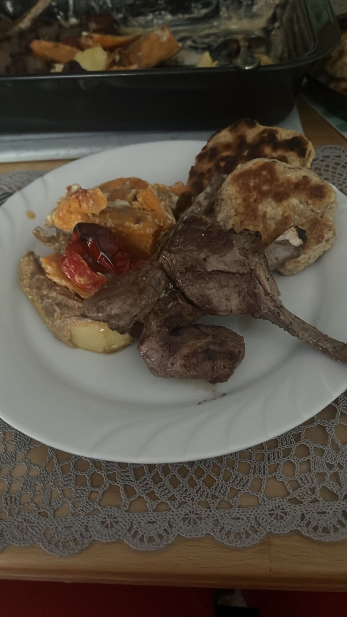 Lammkotelett mit Gemüsegratin