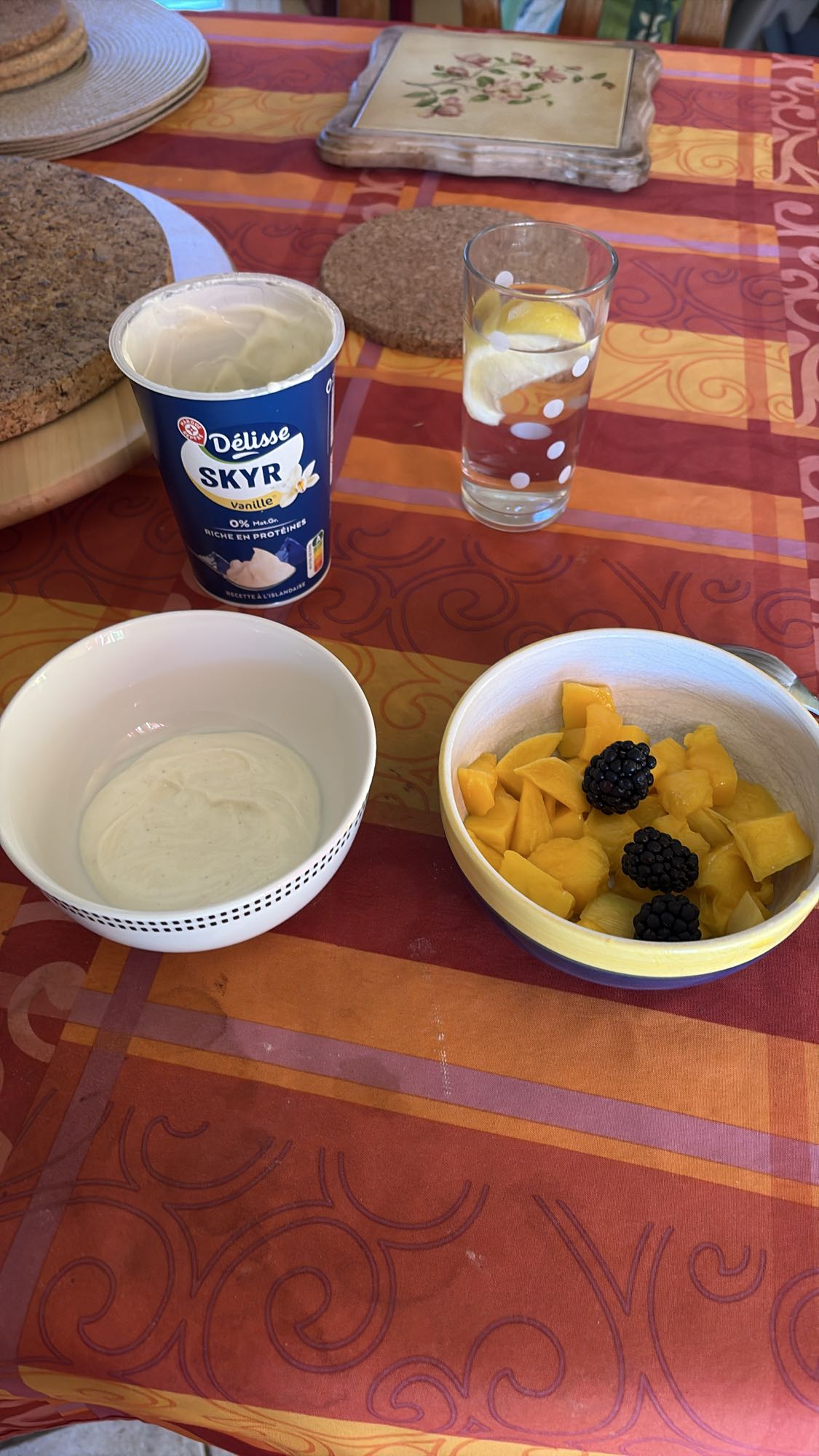 Skyr et fruits frais