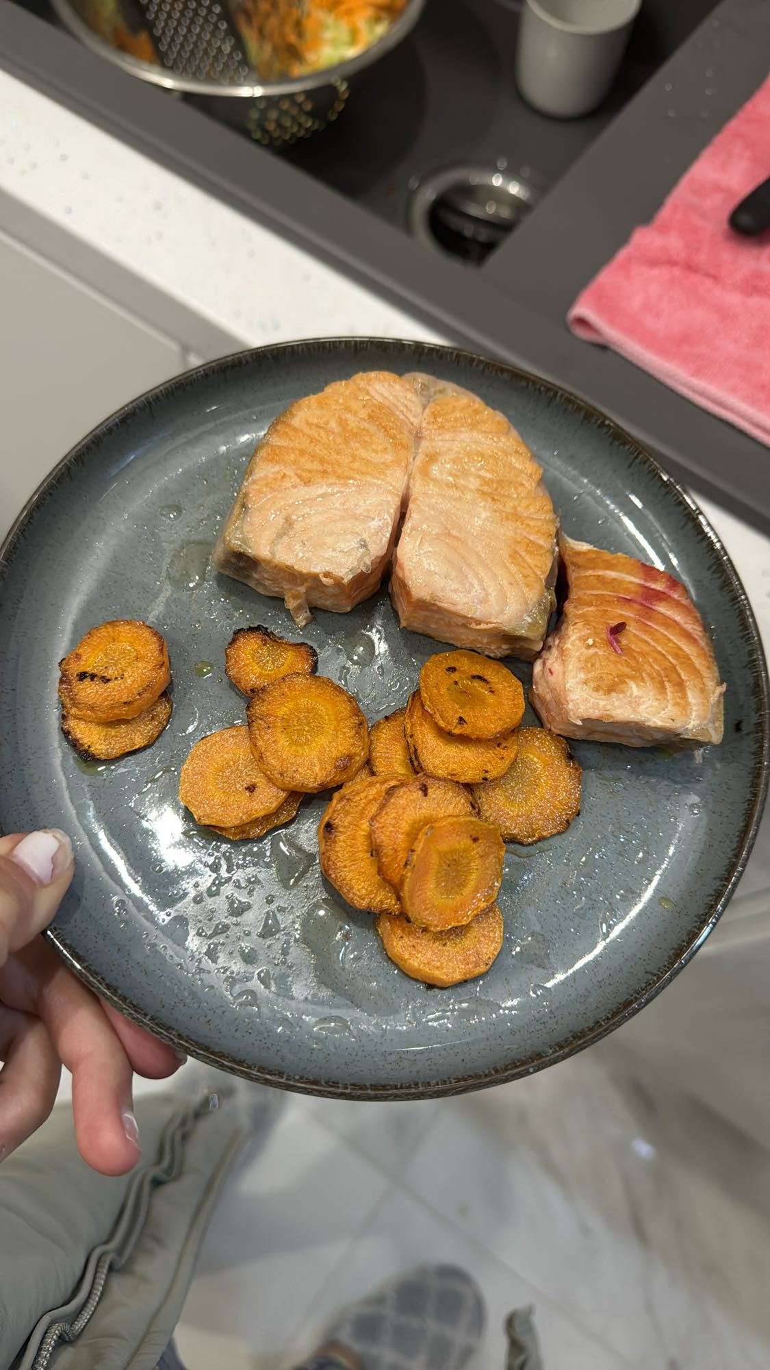 Сьомга с печени моркови