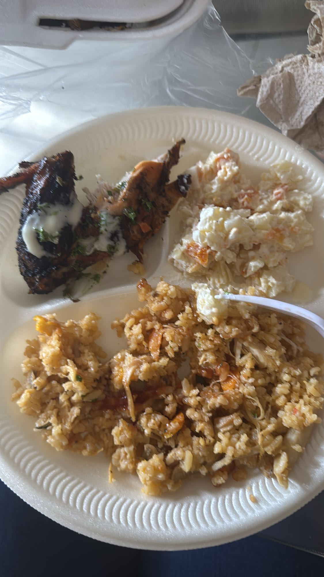 Pollo, arroz y ensalada