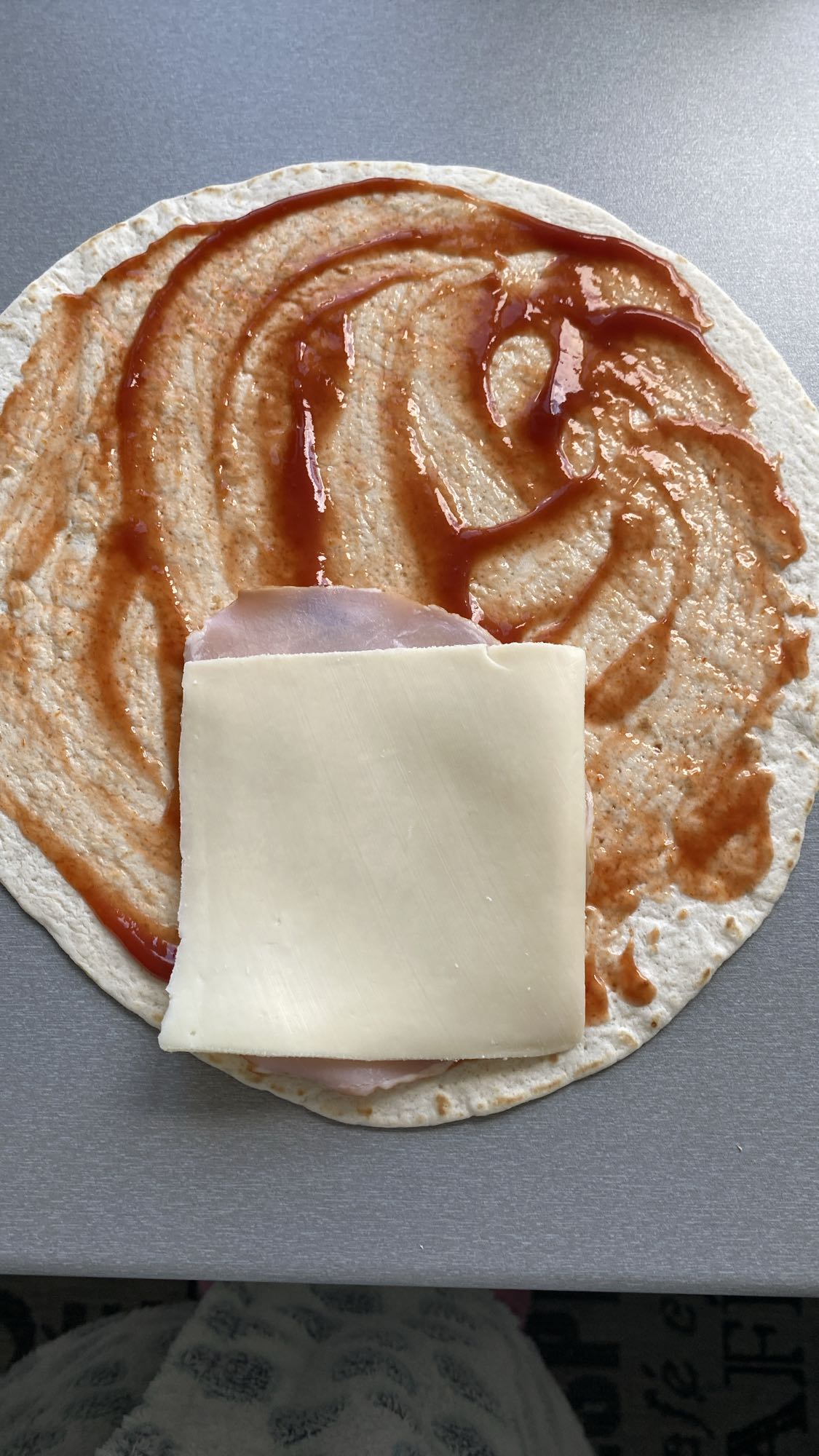 Wrap z polędwicą i serem