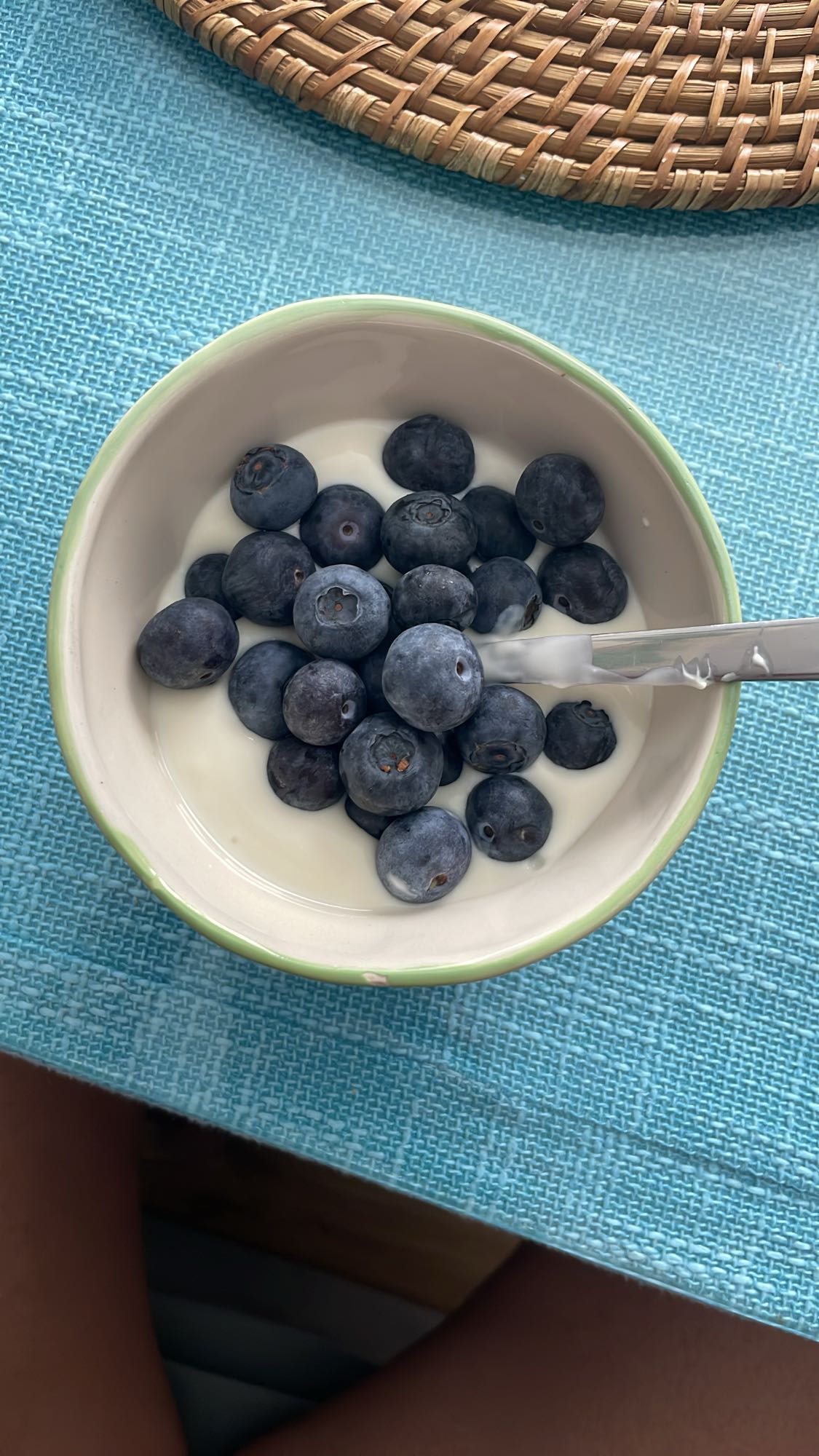 Yogur con arándanos