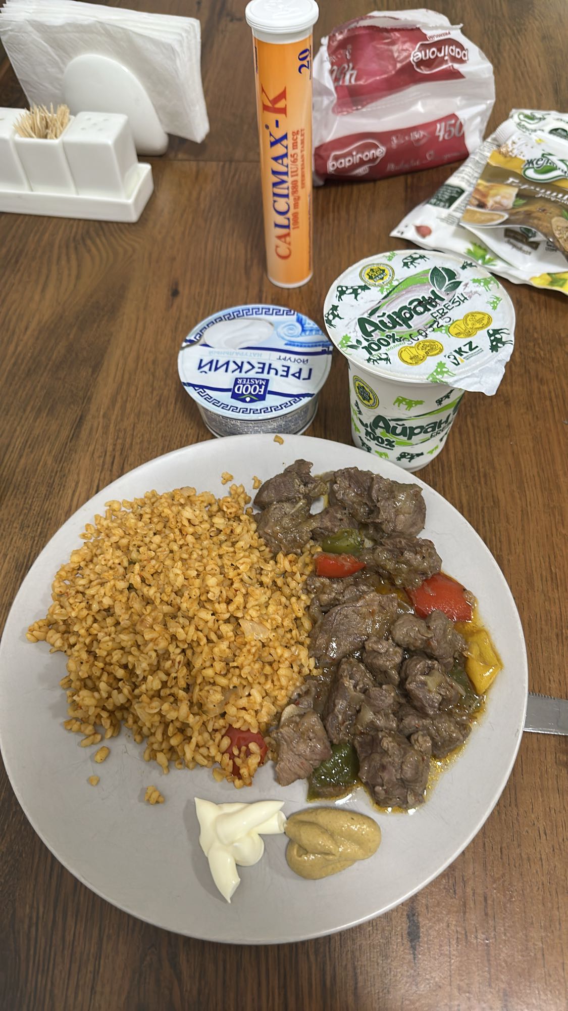 Bulgur with beef and yogurt