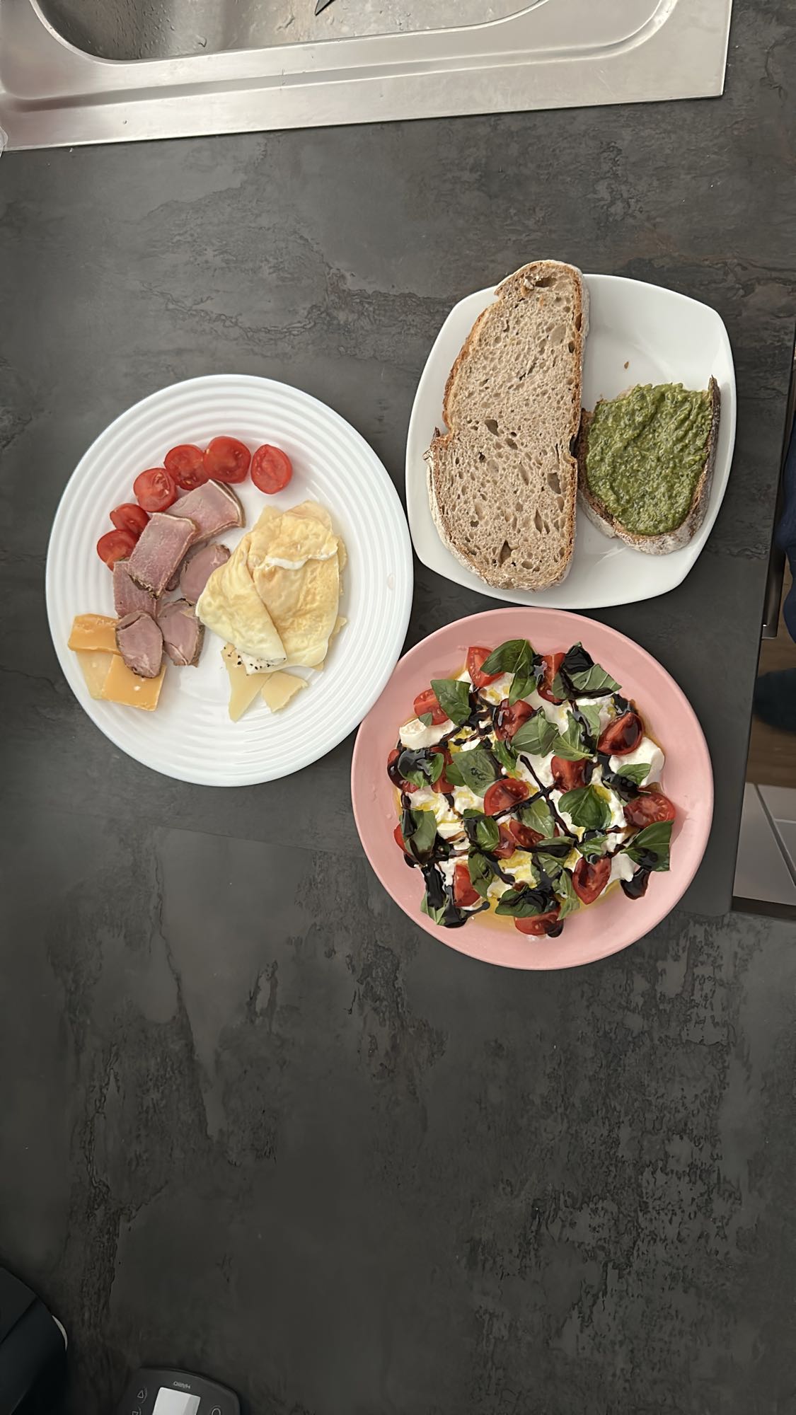 Bread, salad, ham & cheese