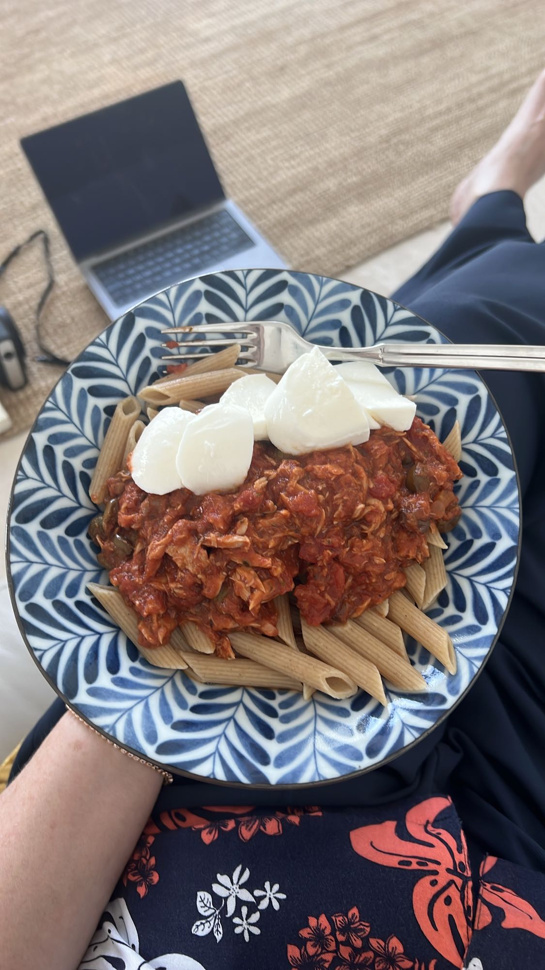 Pasta with tuna and mozzarella