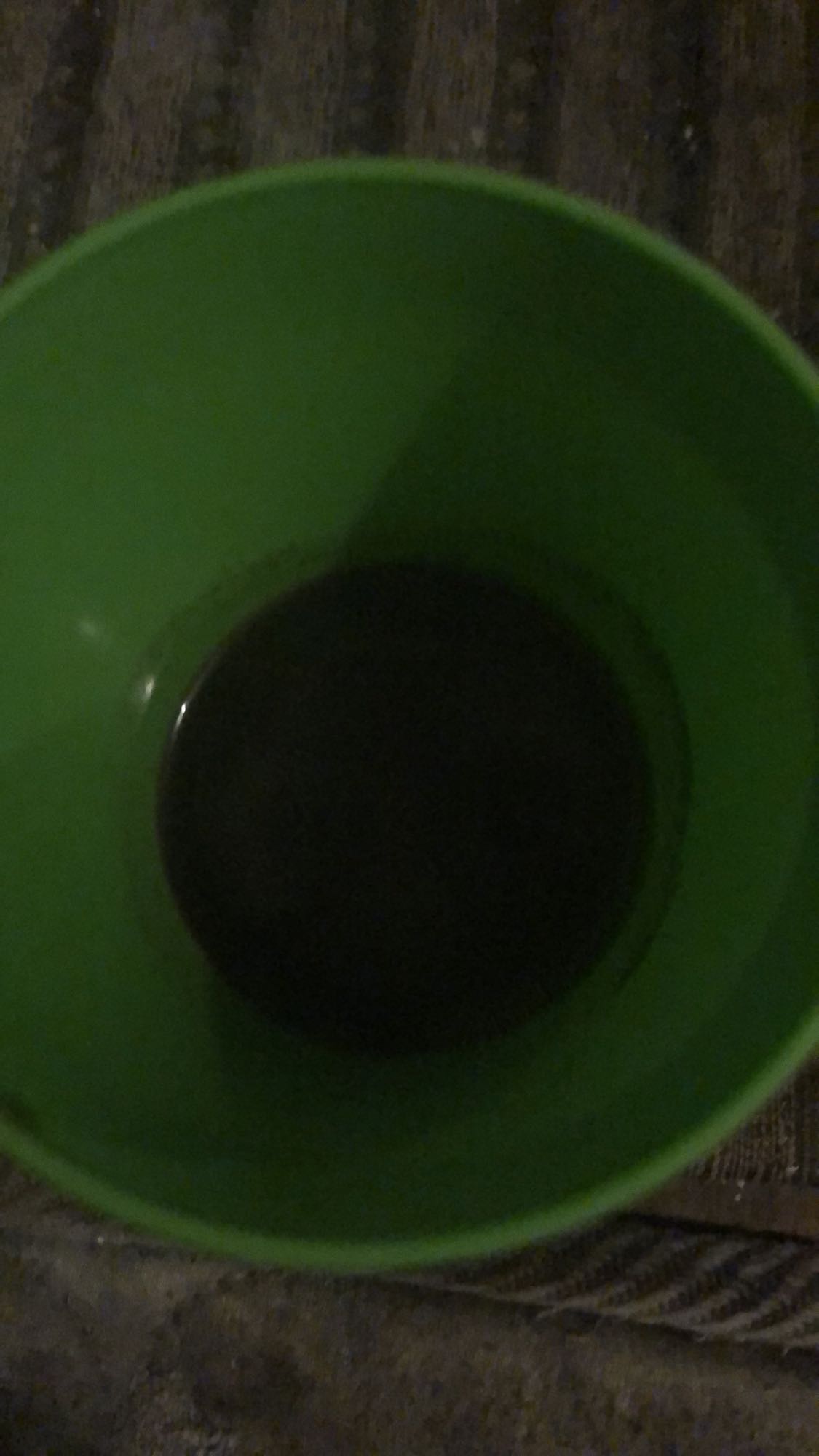 սև սուրճ բաժակում