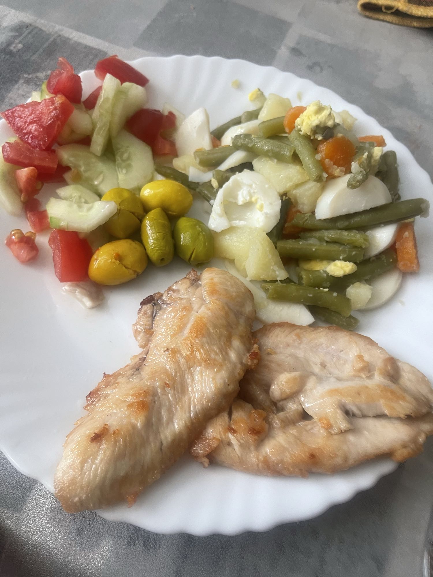 Poulet légumes salade