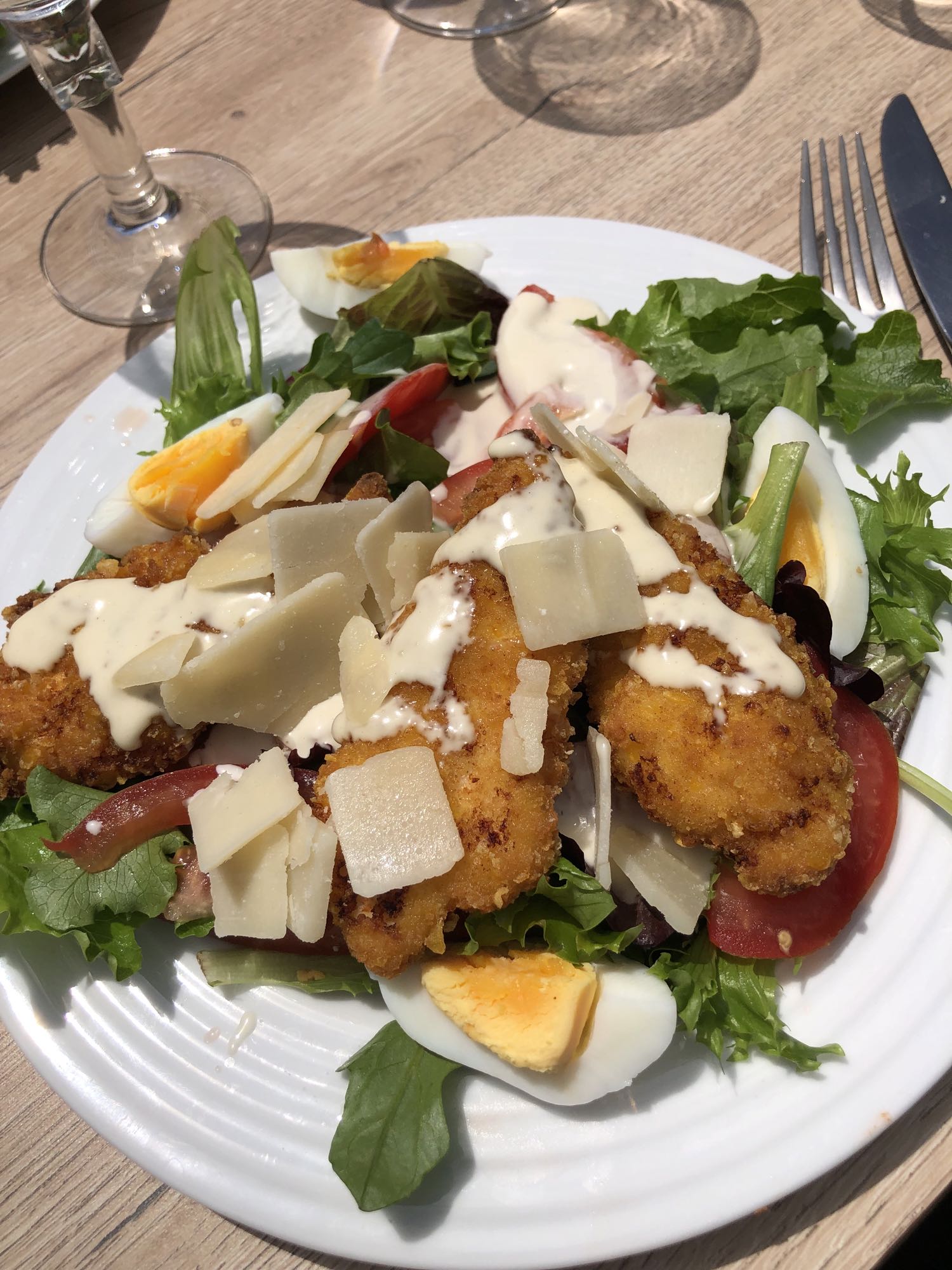 Salade César poulet pané