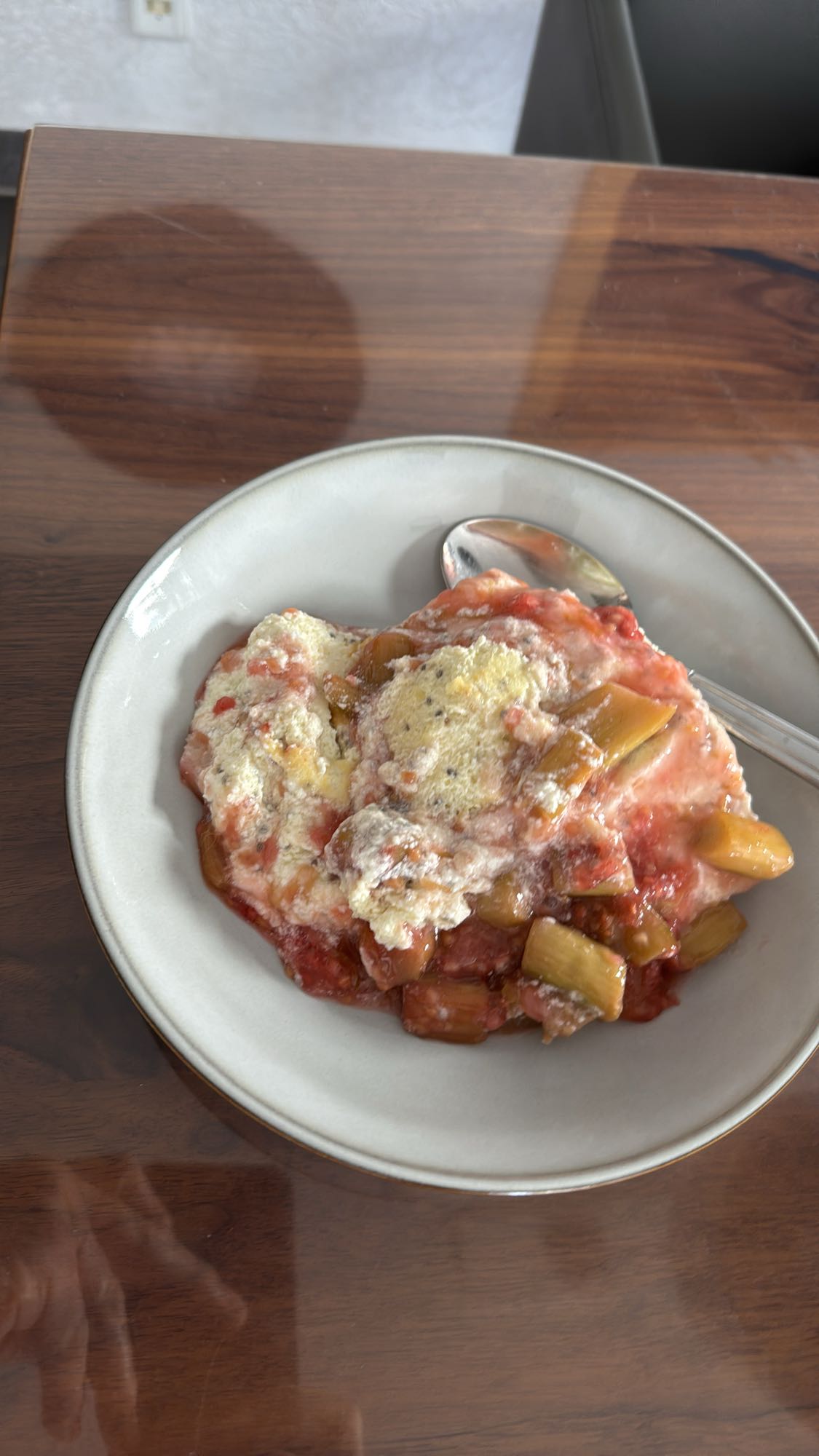 Rhabarber Dessert mit Quark und Himbeeren