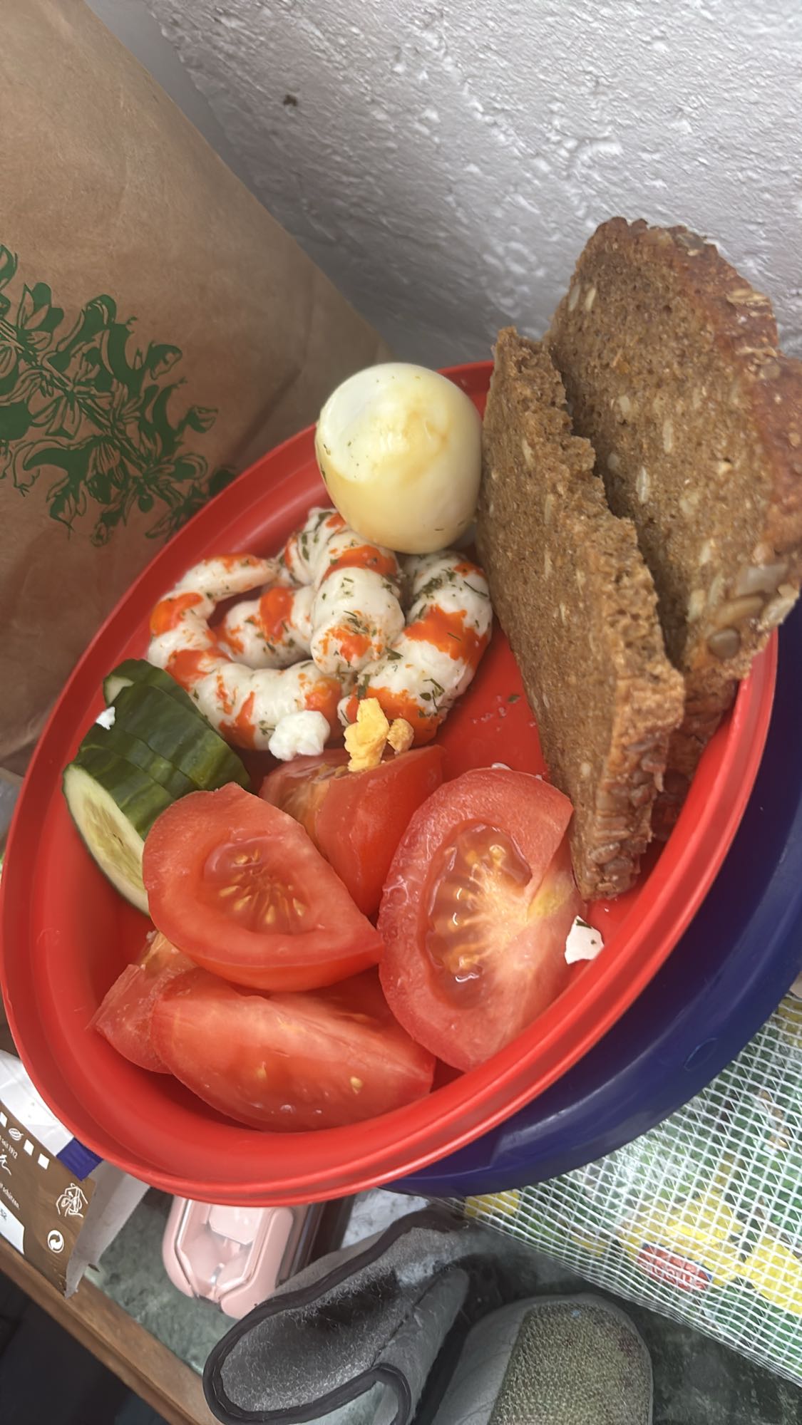 Ei, Garnelen & Vollkornbrot