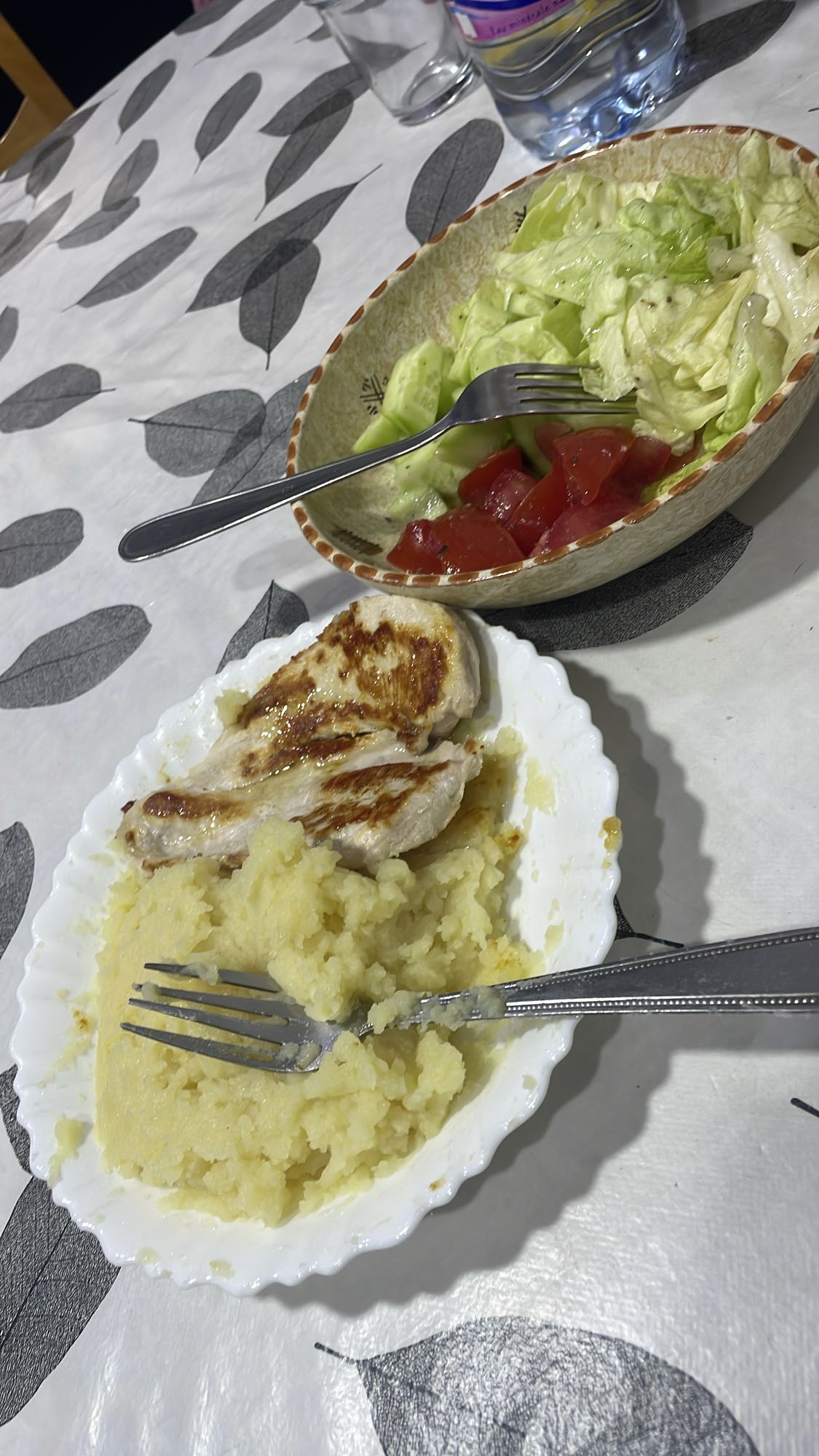 Poulet, purée et salade