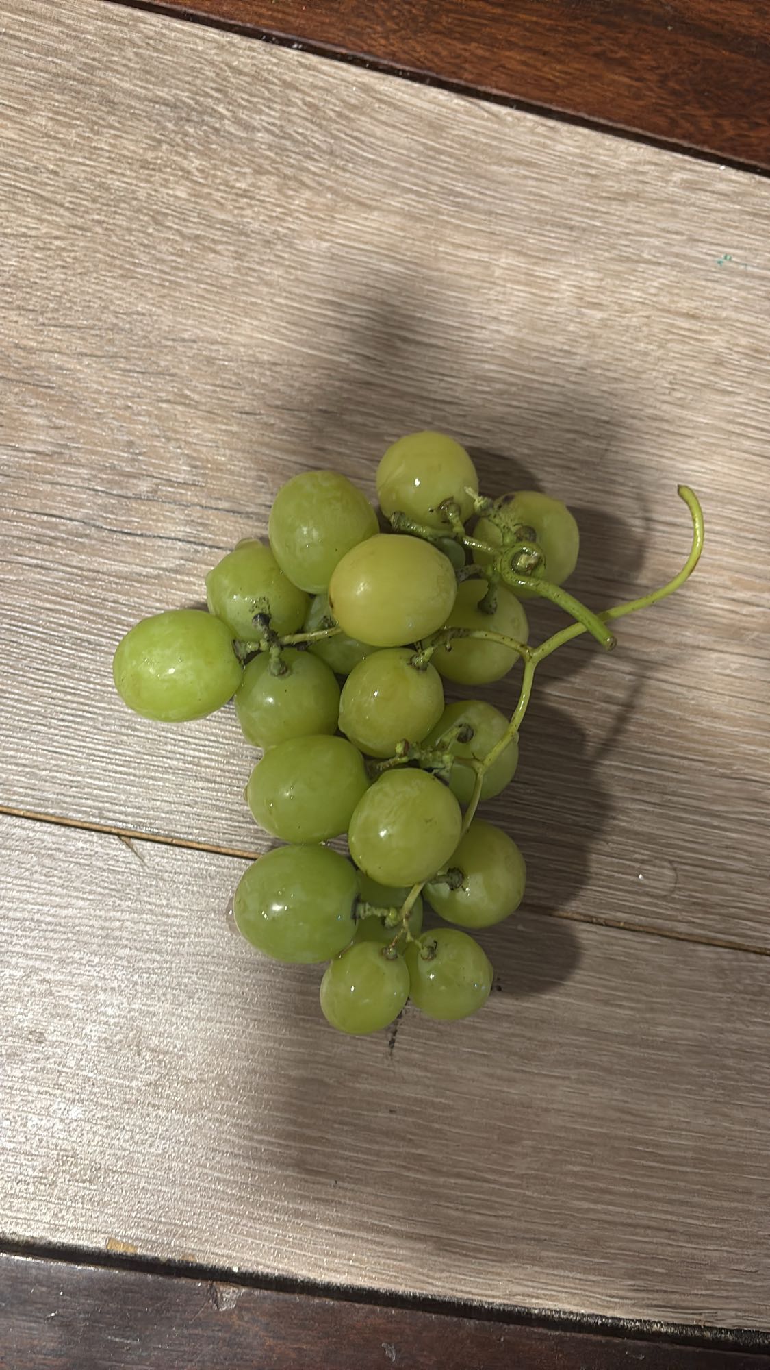 Racimo de uvas verdes