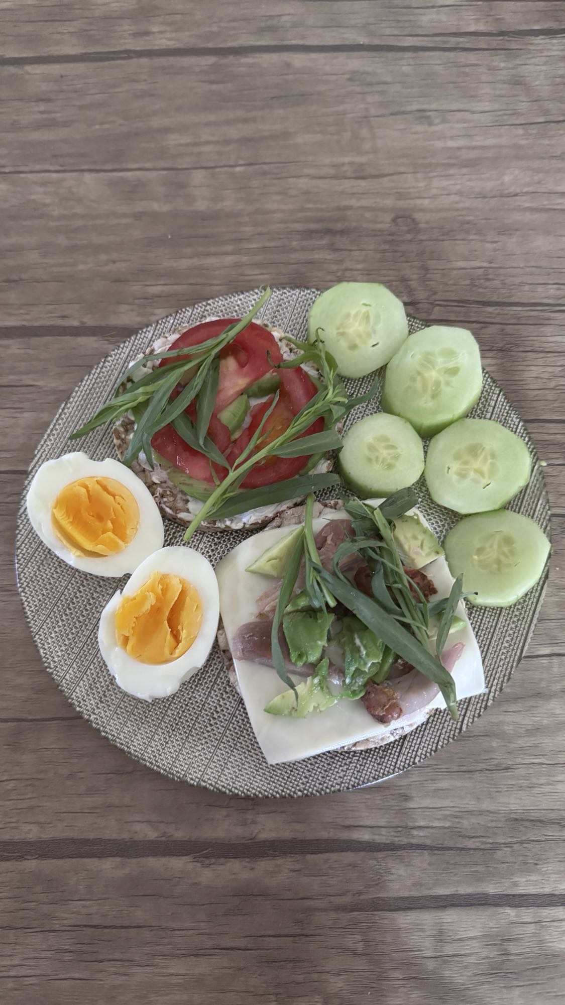 Egg and crispbread plate