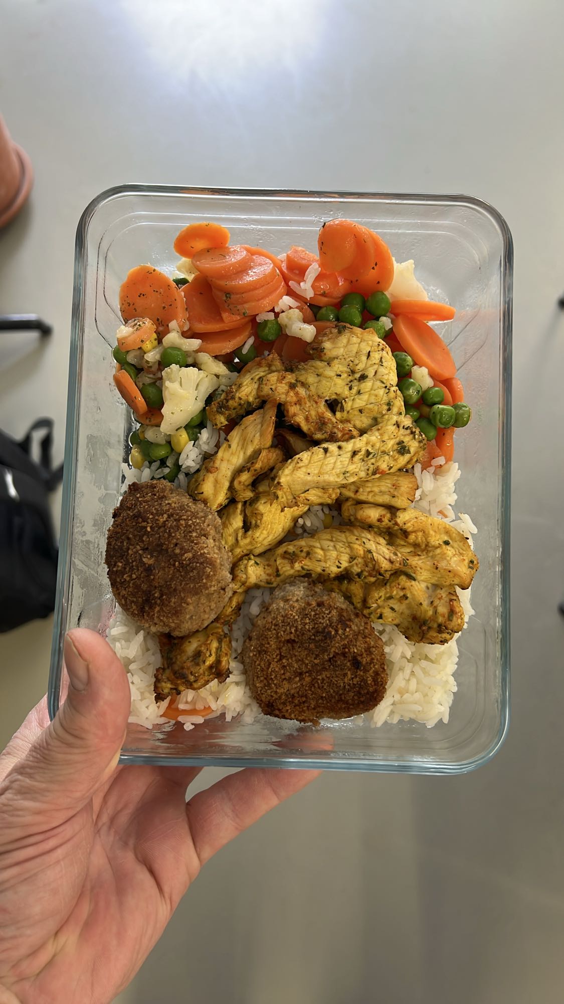 Kurczak z ryżem i warzywami