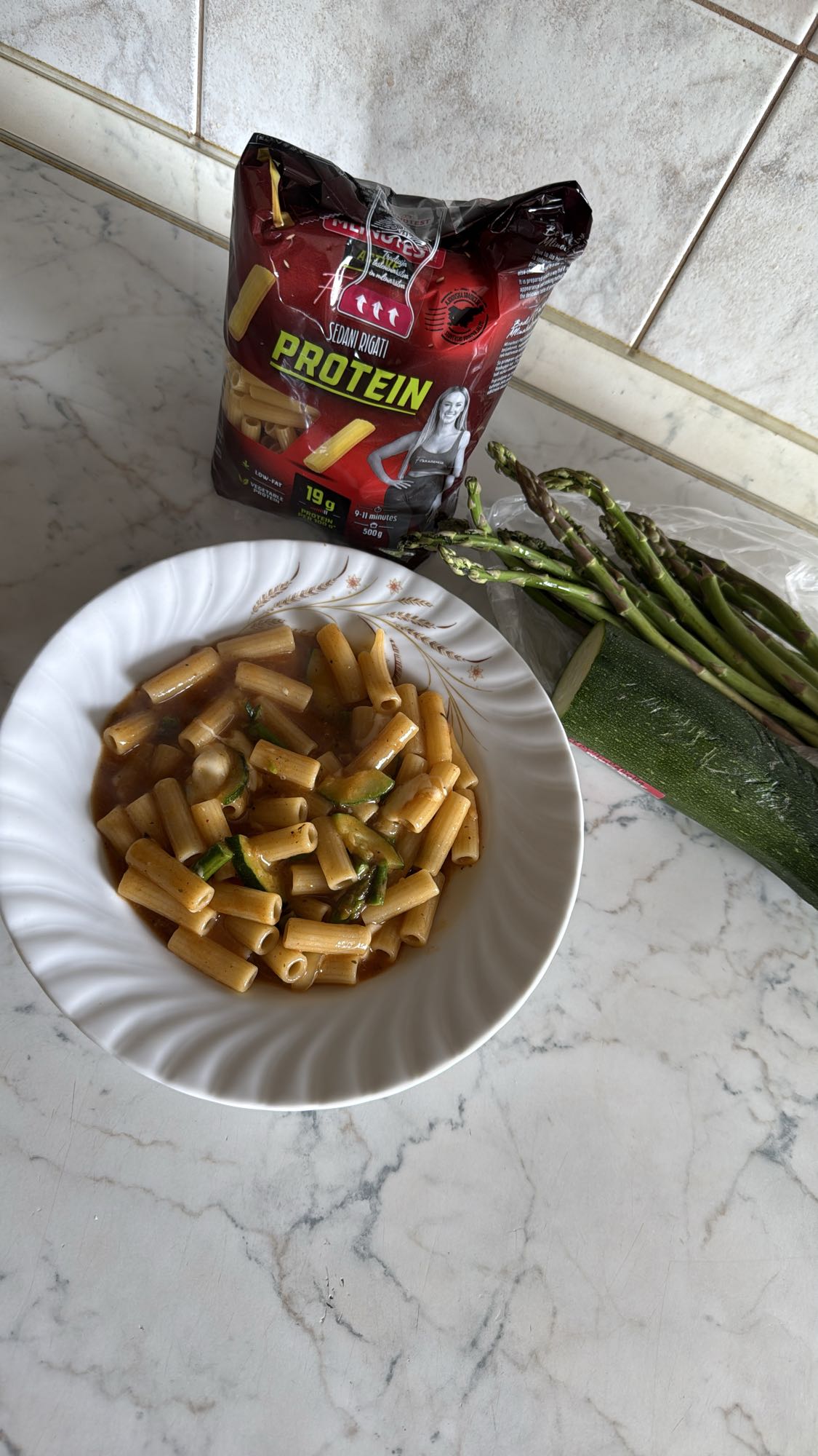 Protein pasta with veggies