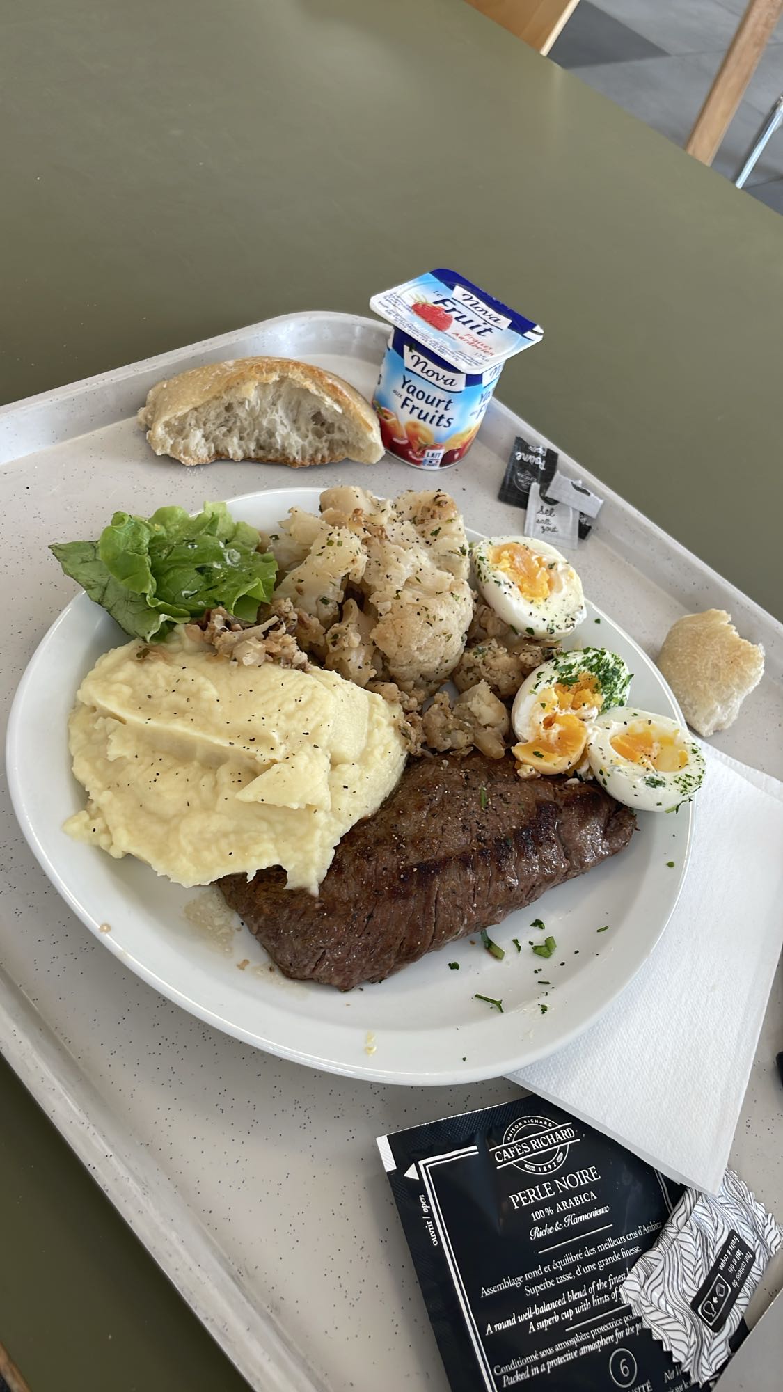 Steak purée œufs yaourt