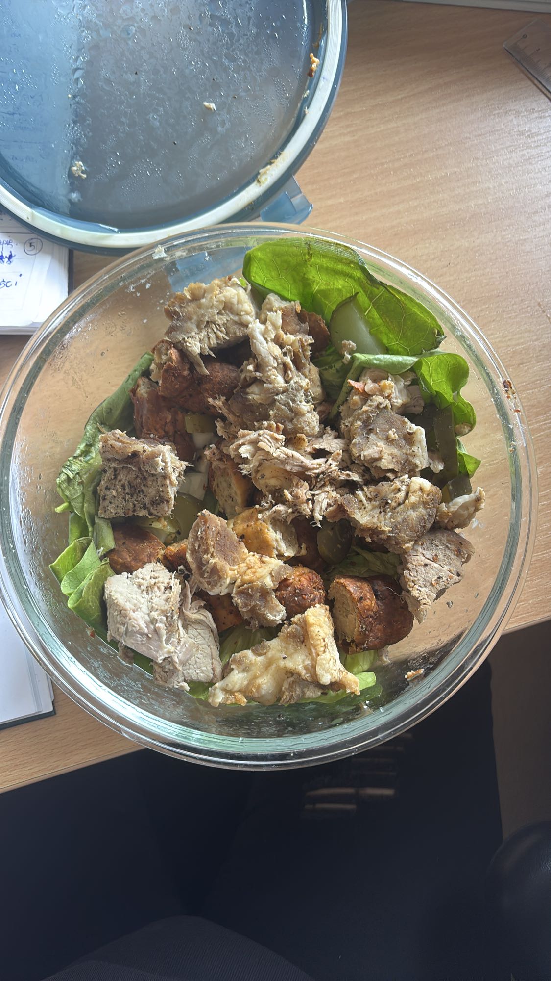 Sałatka z mięsem i warzywami