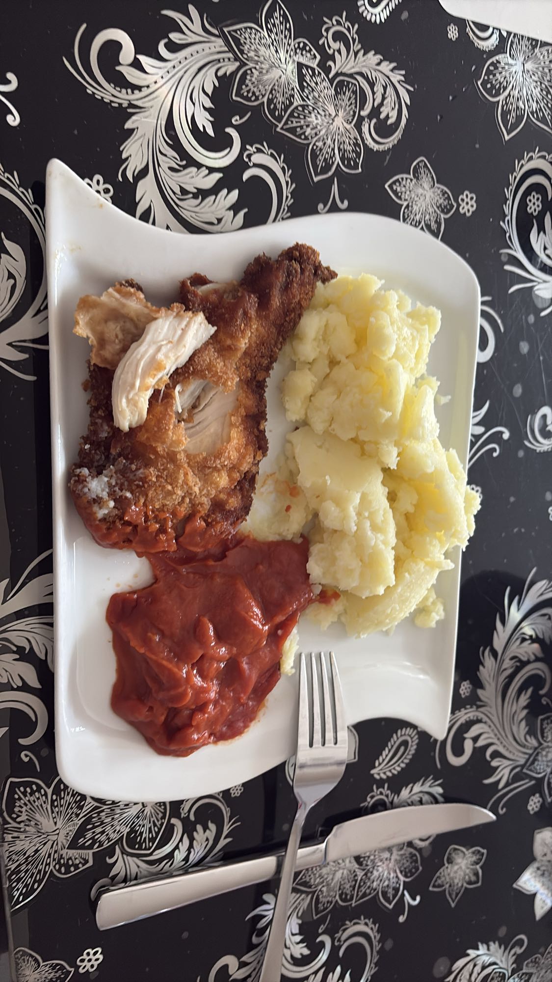 Rántott csirke krumplipürével