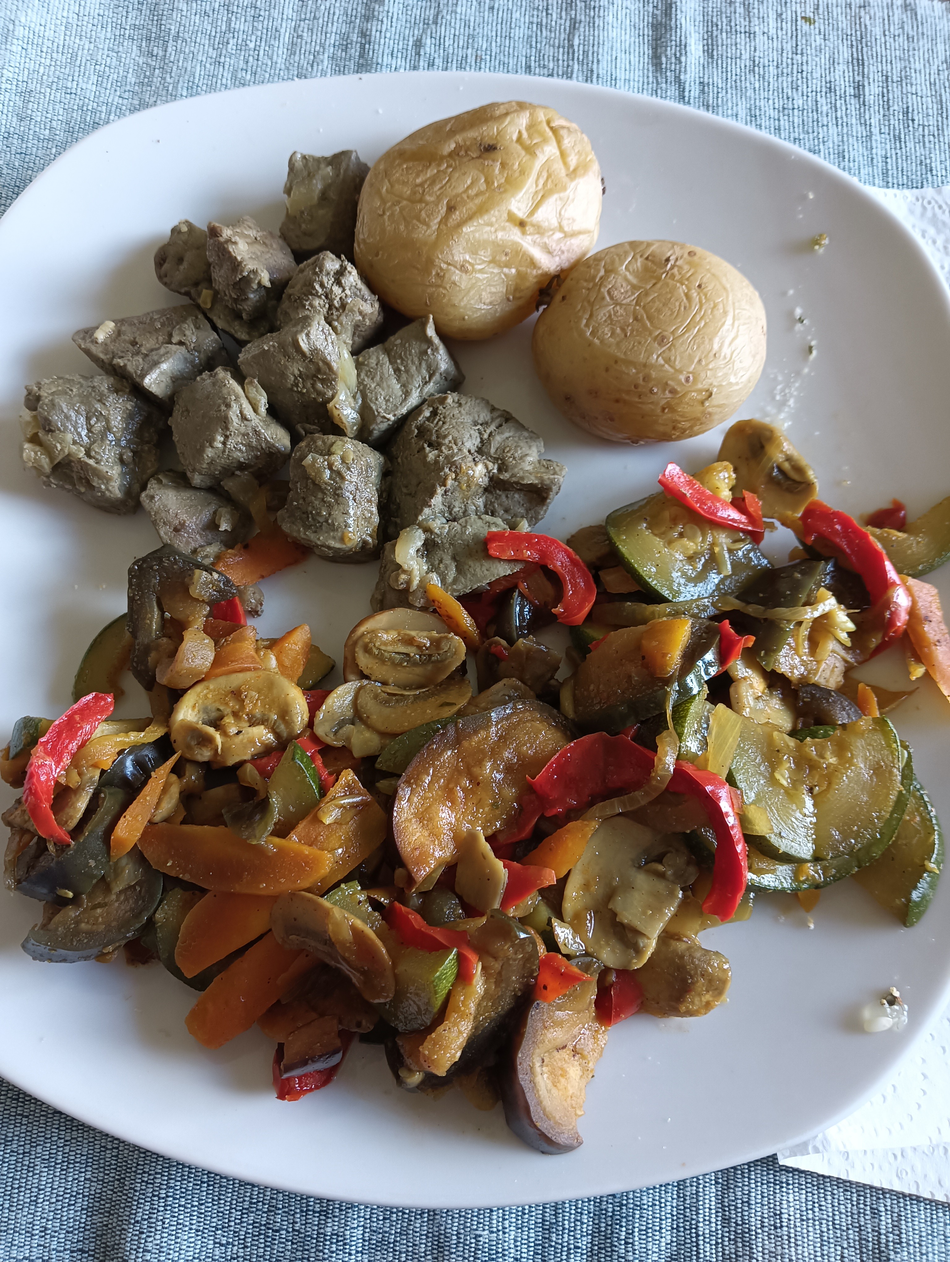 Hígado con verduras