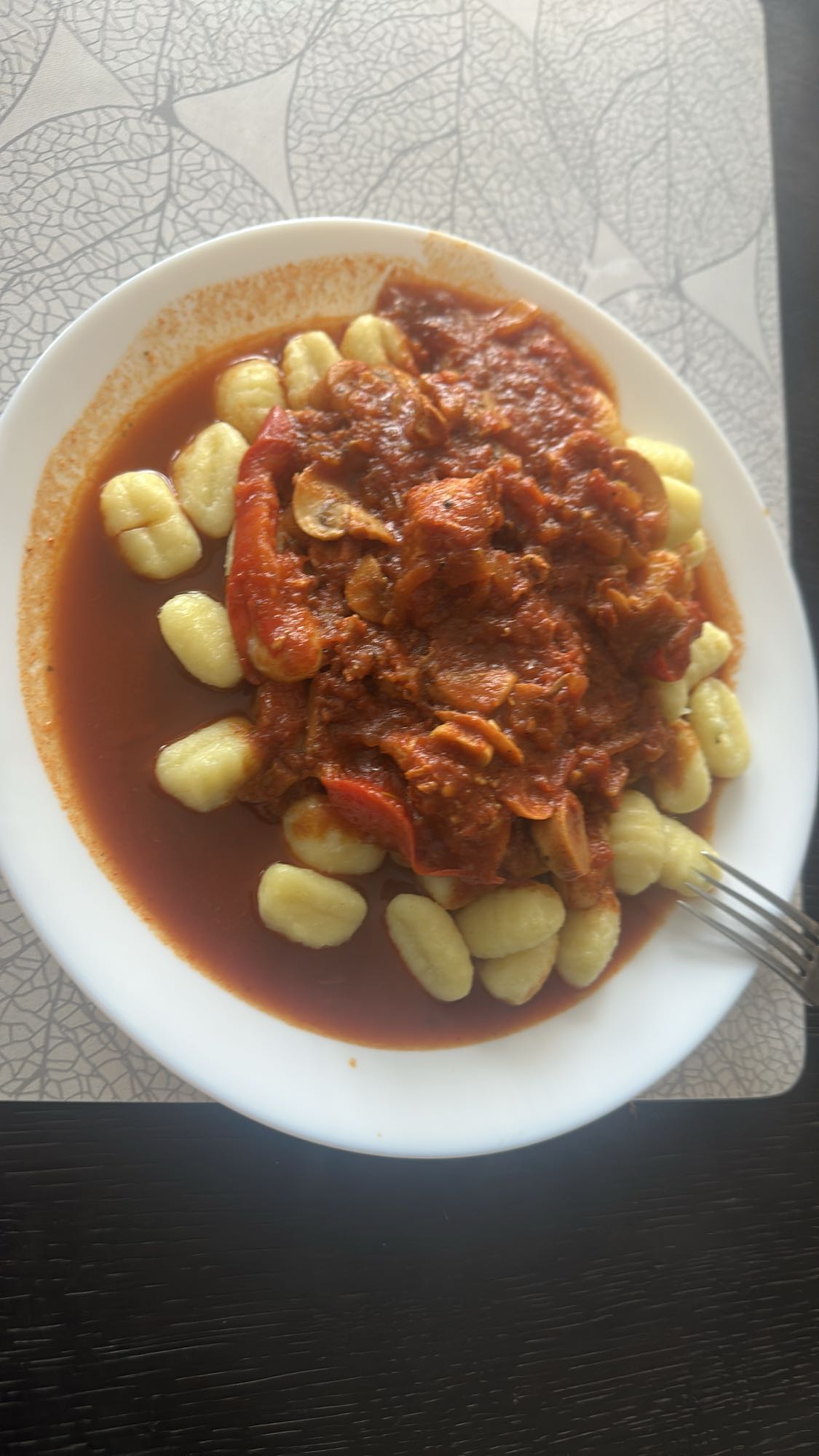 Gnocchi z sosem pomidorowym
