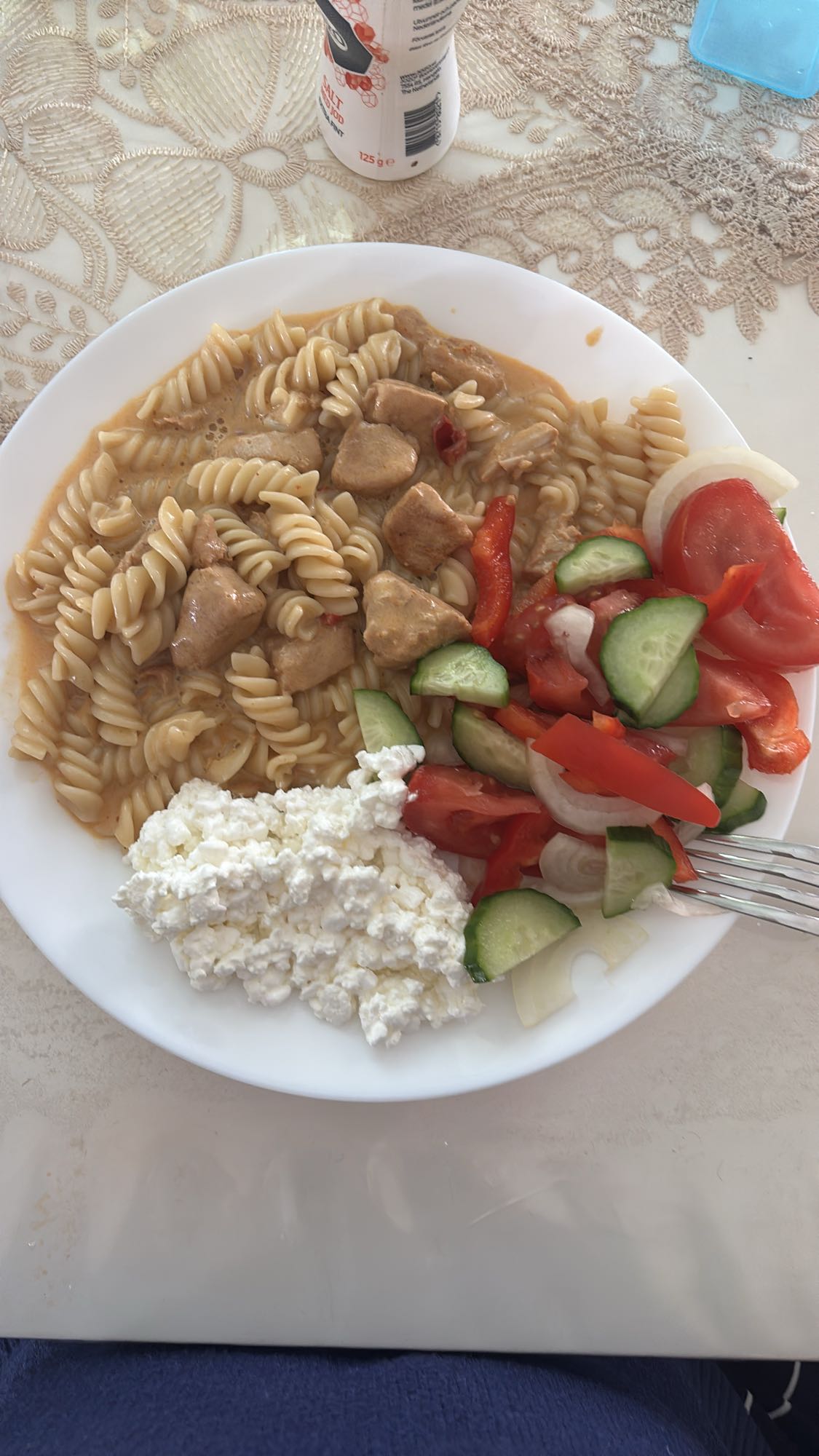 Pasta med kycklingröra