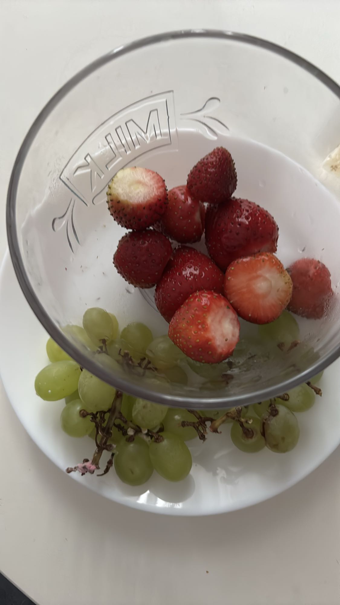 Truskawki i winogrona