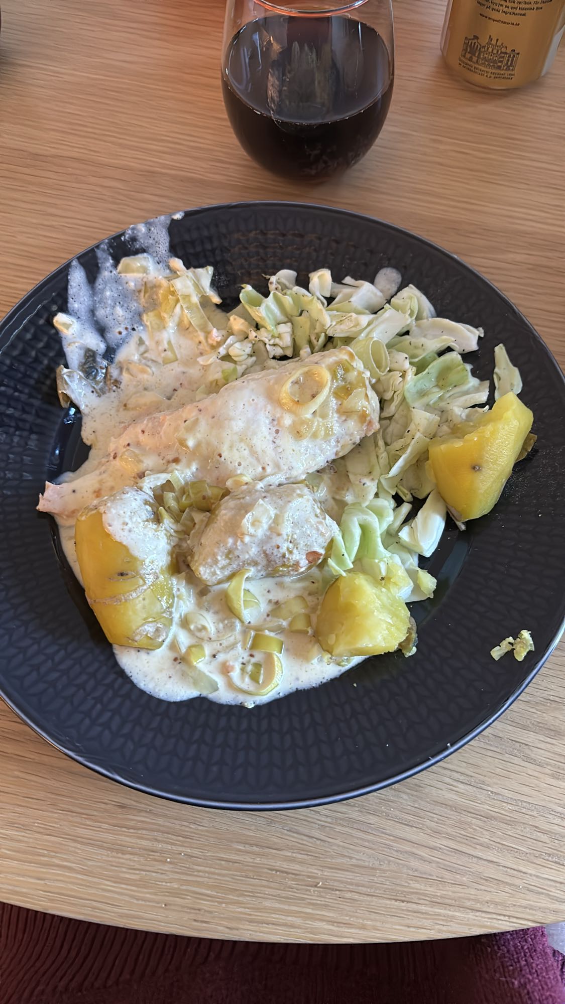 Fisk med potatis och sås