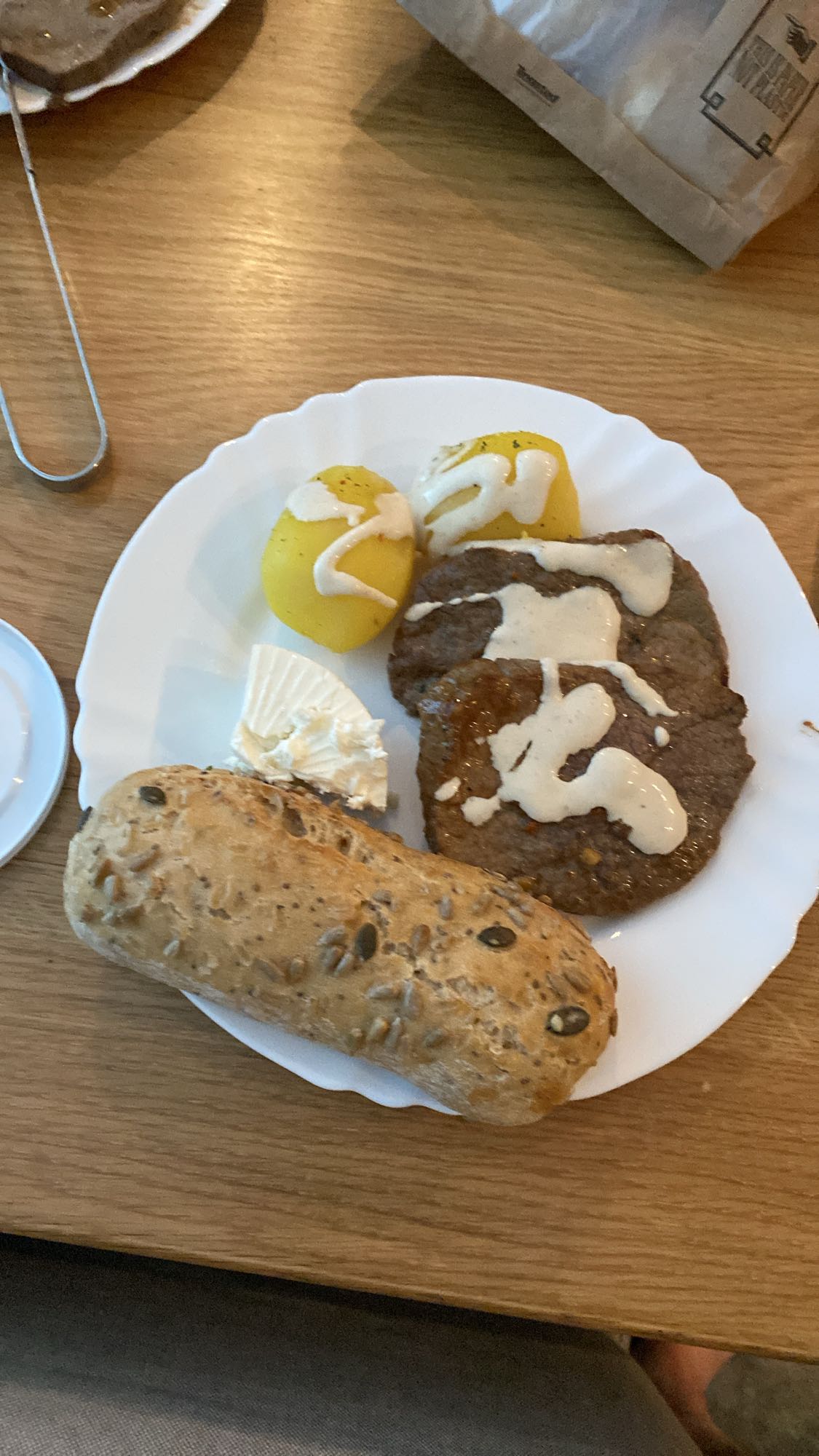 Biff med potatis och bröd