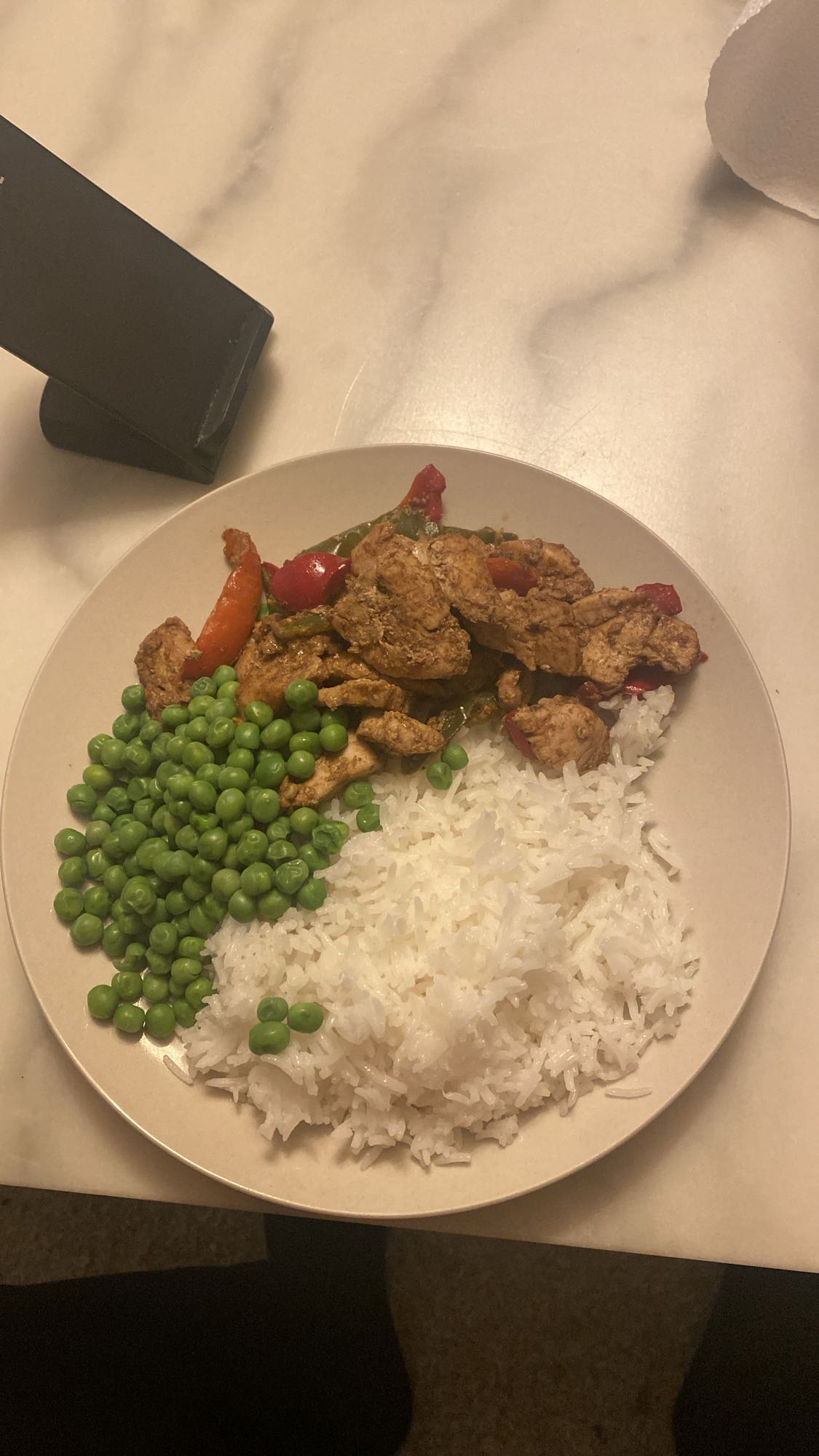 Kyckling med ris och ärtor