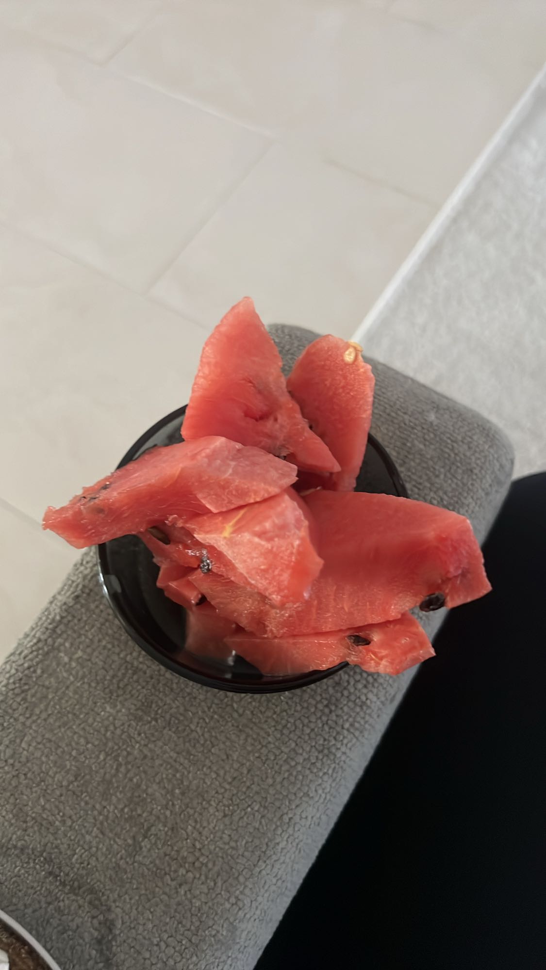 Vattenmelonbitar med ägg