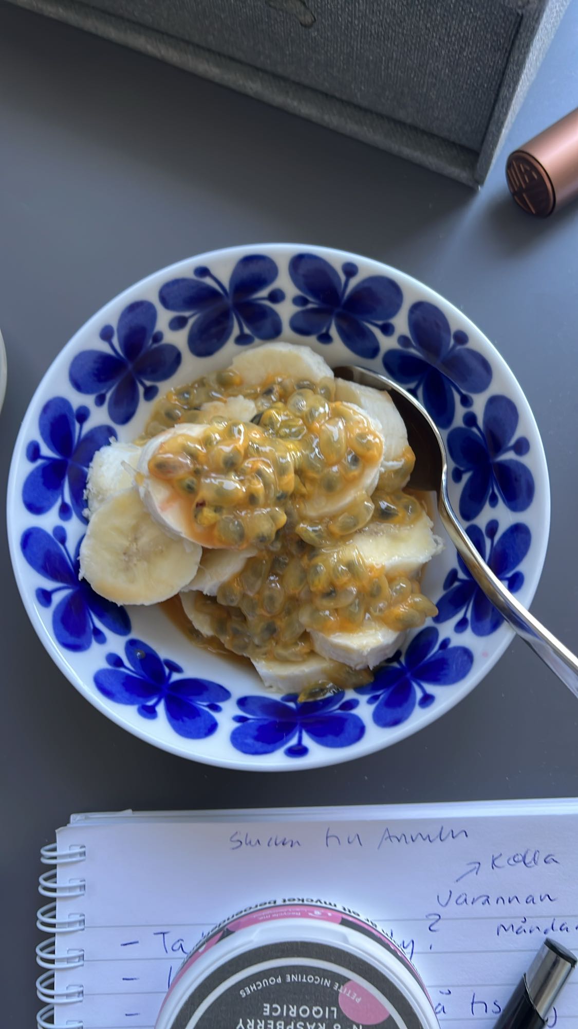 Banan och passionsfrukt