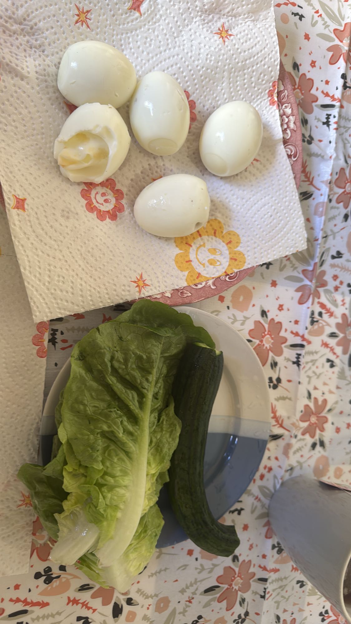 بيض وخضار مسلوقة