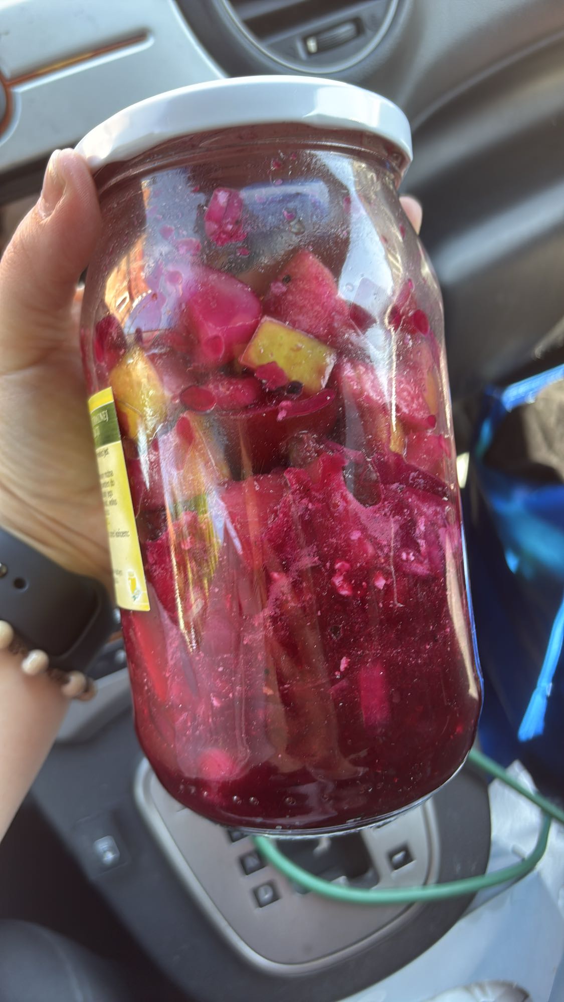 Sałatka z buraków w słoiku