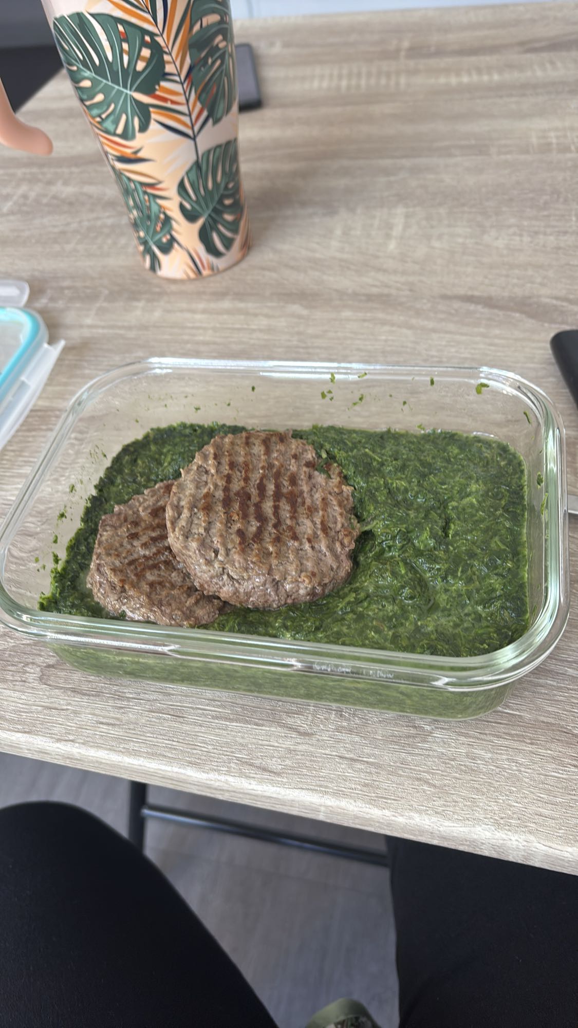 Steak haché et épinards