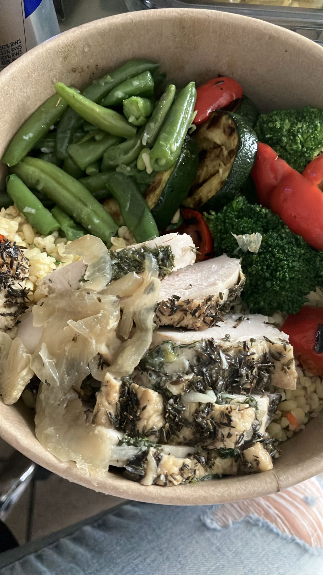 Kurczak z warzywami i kaszą